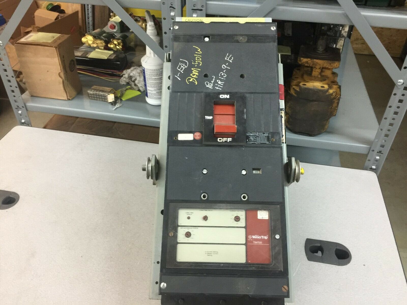 USED GE 800 AMP 3 POLE 600 VAC BREAKER WITH TKCD DRAWOUT SUBSTRUCTURE THK9VF46