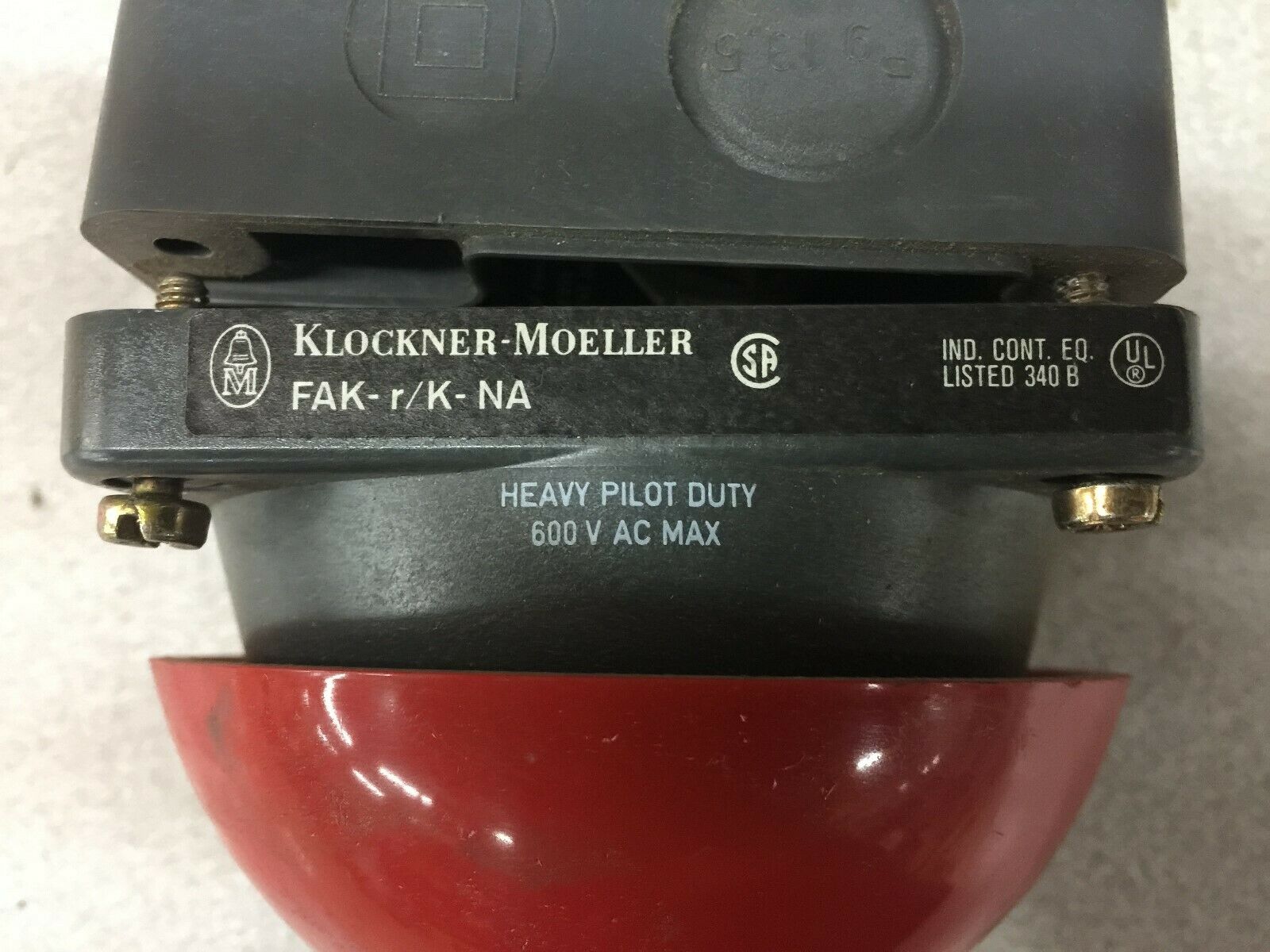 NEW NO BOX KLOCKNER-MOELLER HEAVY PILOT DUTY MUSHROOM SWITCH FAK-R/K-NA