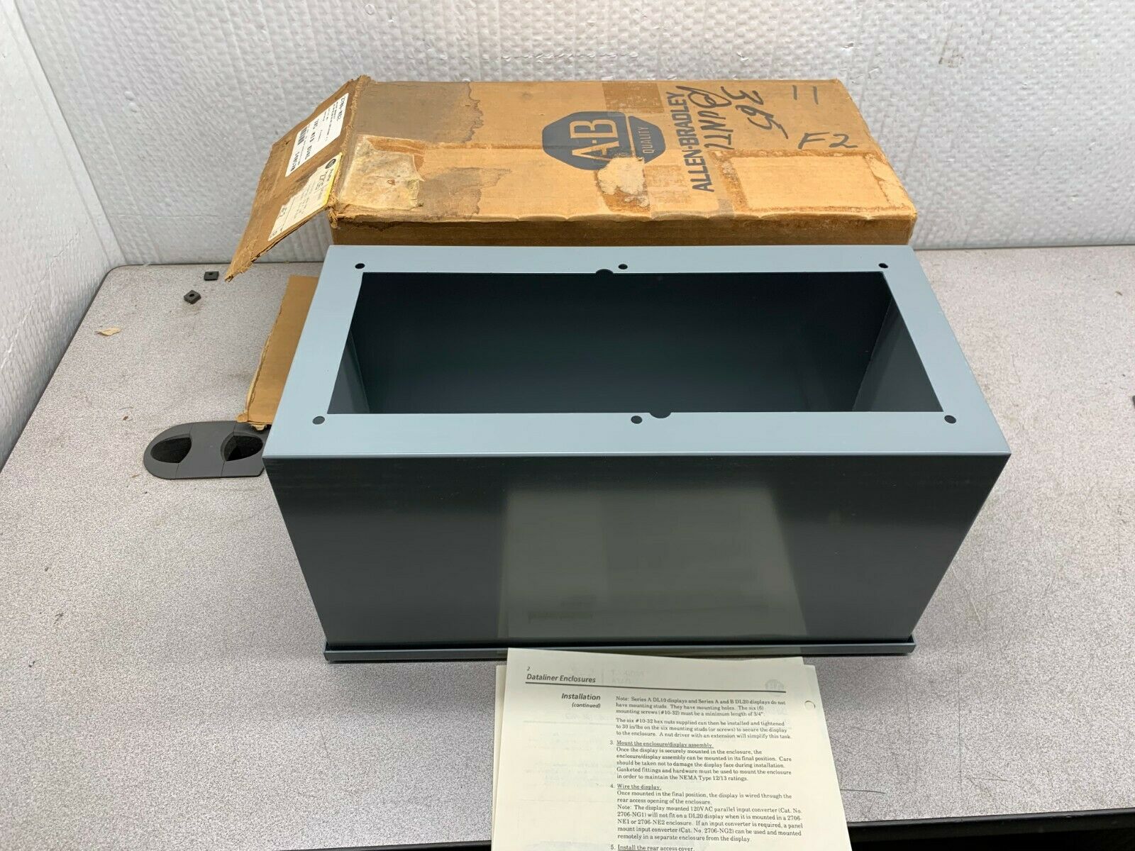 NEW IN BOX ALLEN-BRADLEY Data Liner Enclosure 2706-NE2 SERIES B