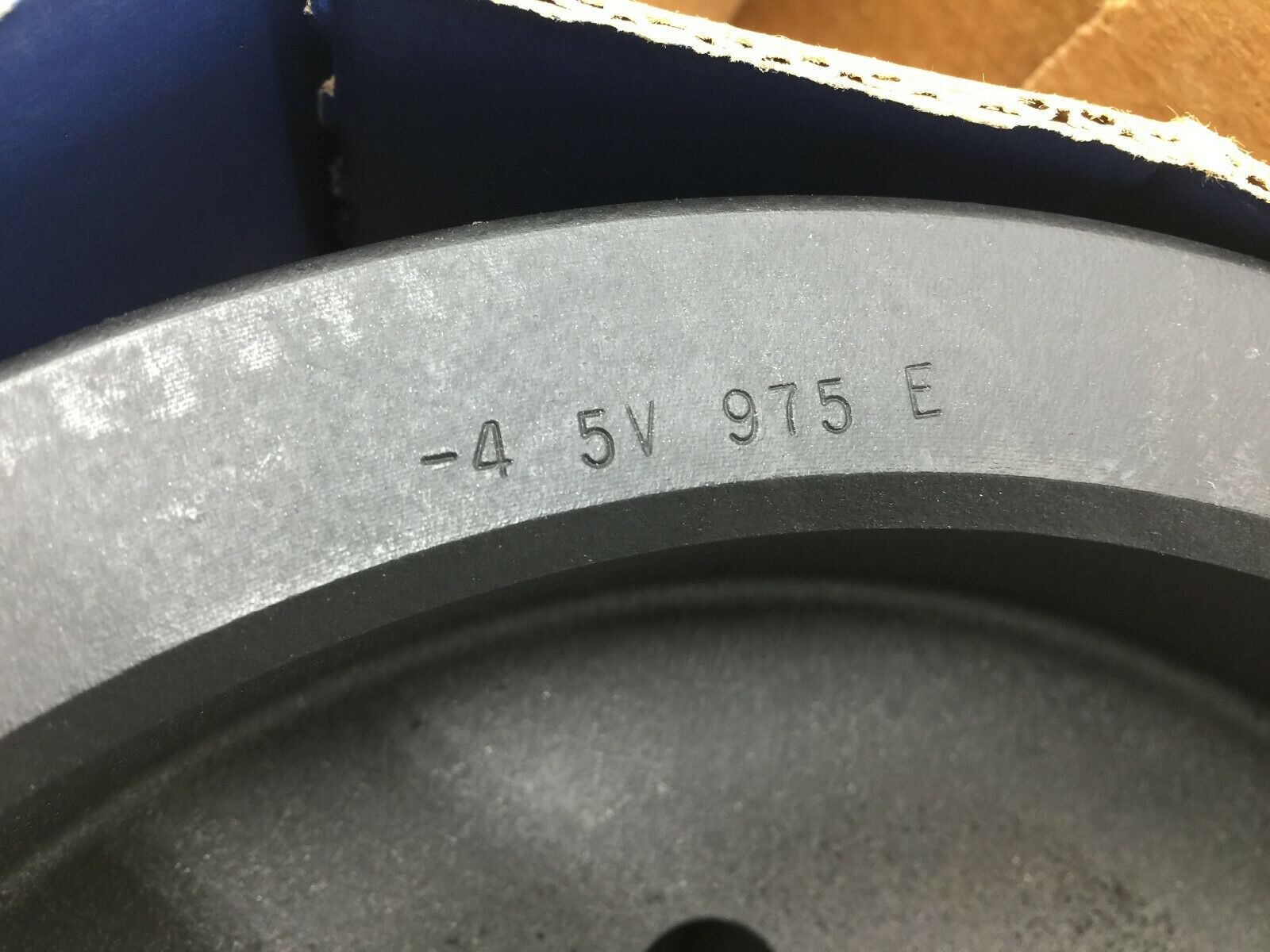 NEW IN BOX 4V 2546 RPM MAX V-BELT PULLEY 4 5V 975 E