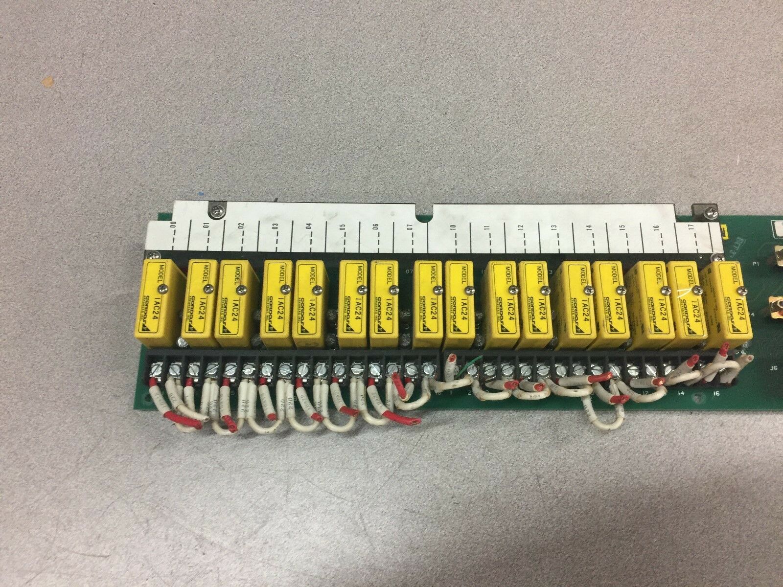 USED ALLEN BRADLEY 16-SLOT PLC BACKPLANE BOARD 8600TSA