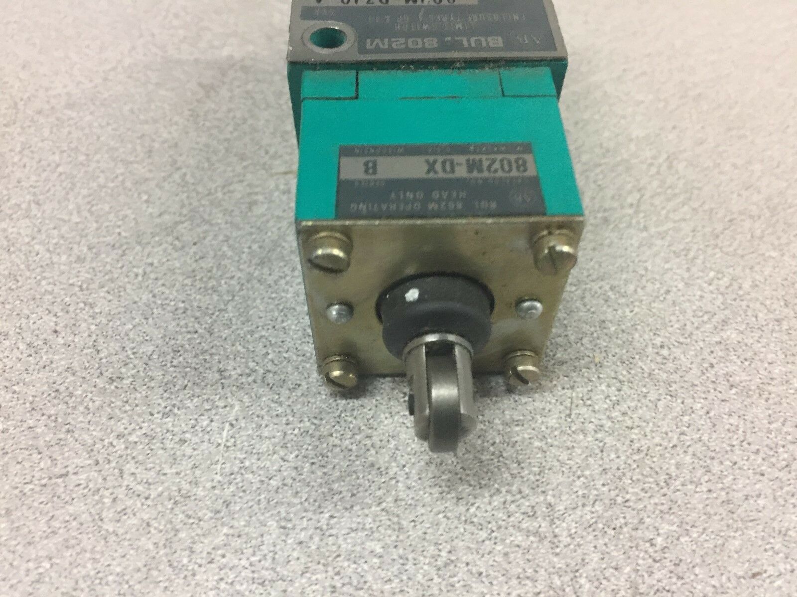 NEW NO BOX ALLEN BRADLEY LIMIT SWITCH 802M-DZJ9