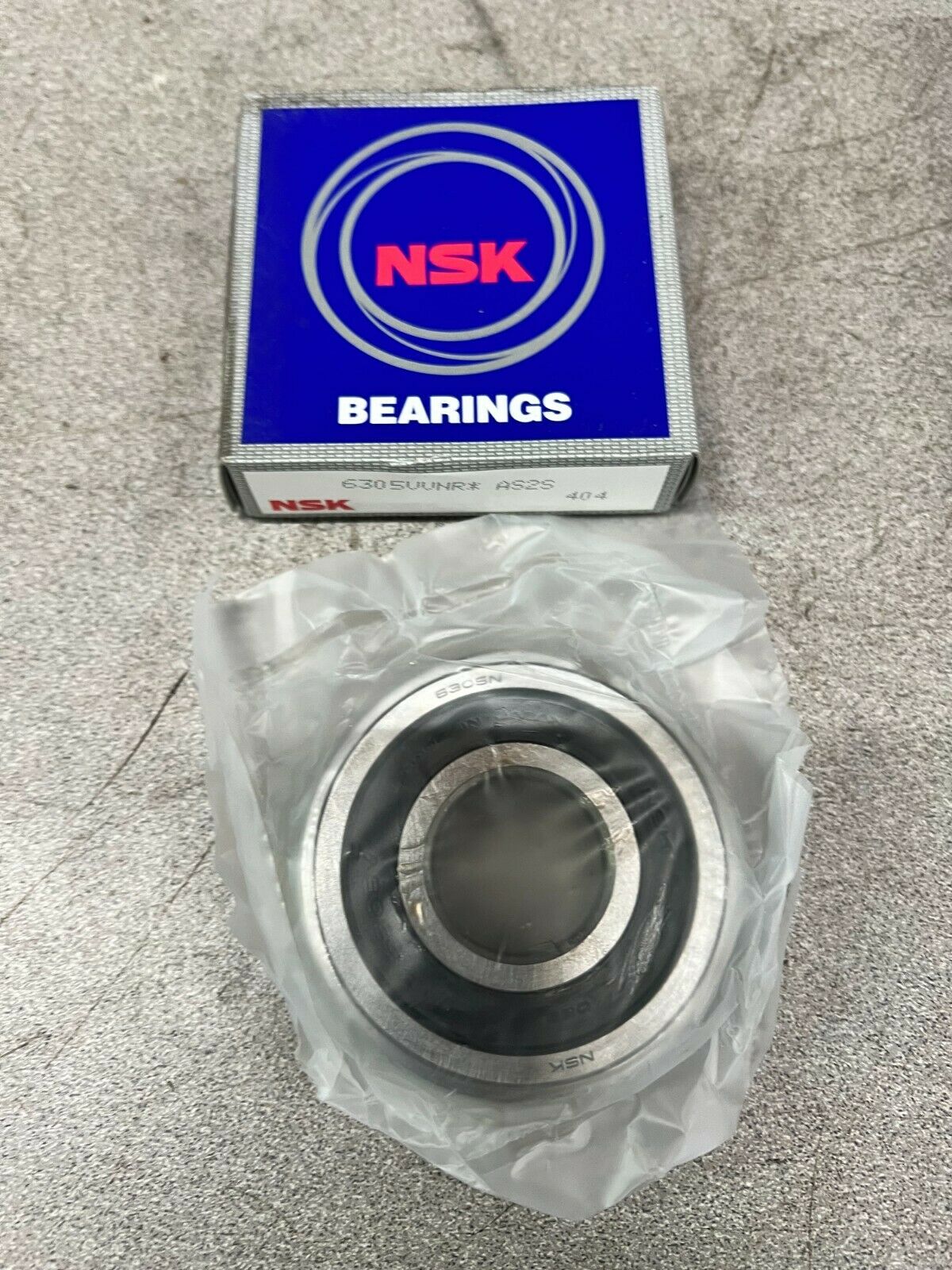 NEW IN BOX NSK 6305VVNR*AS2S BALL BEARING 6305VVNR