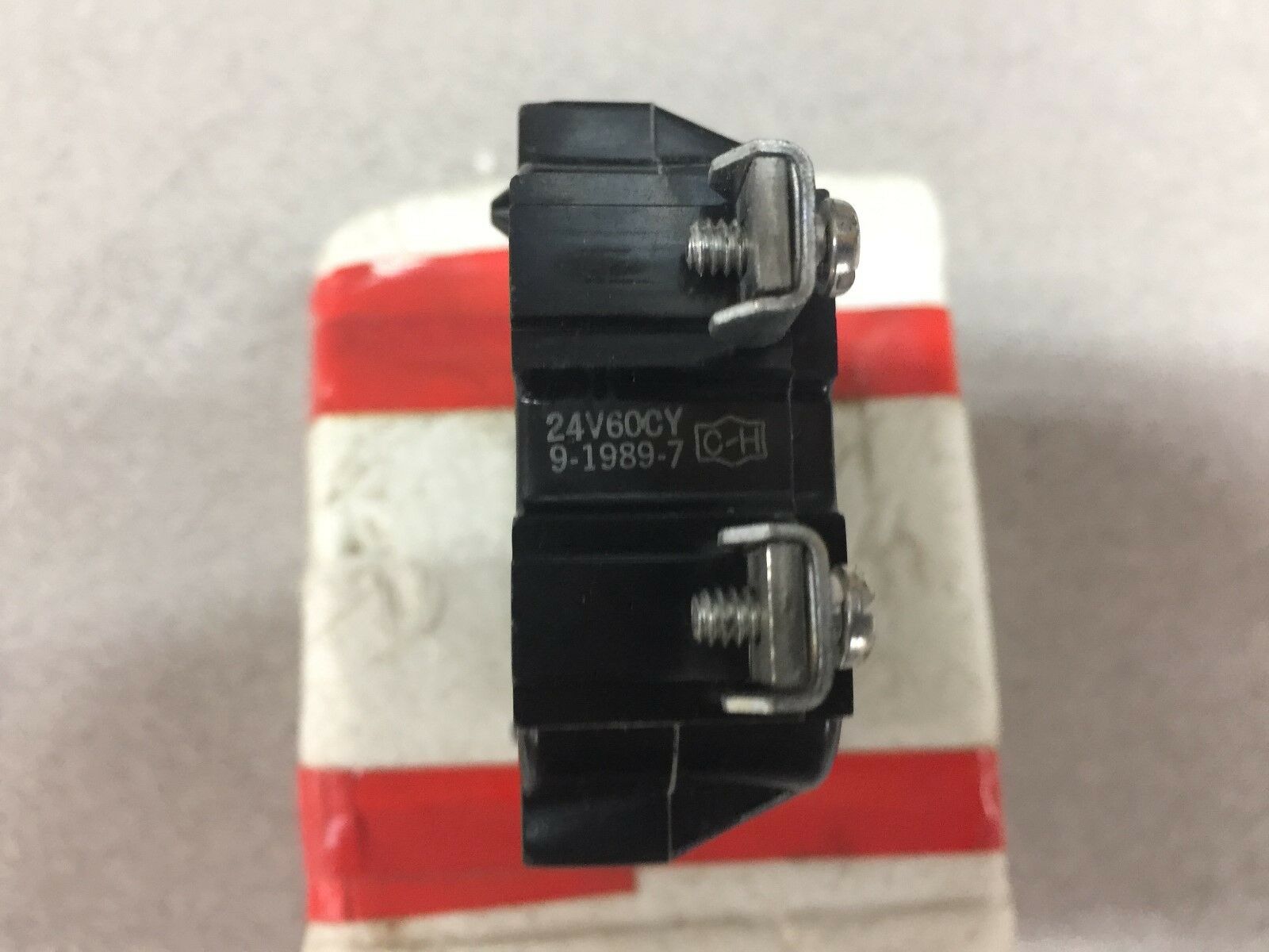 NEW IN BOX CUTLER HAMMER 24VAC COIL 9-1989-7