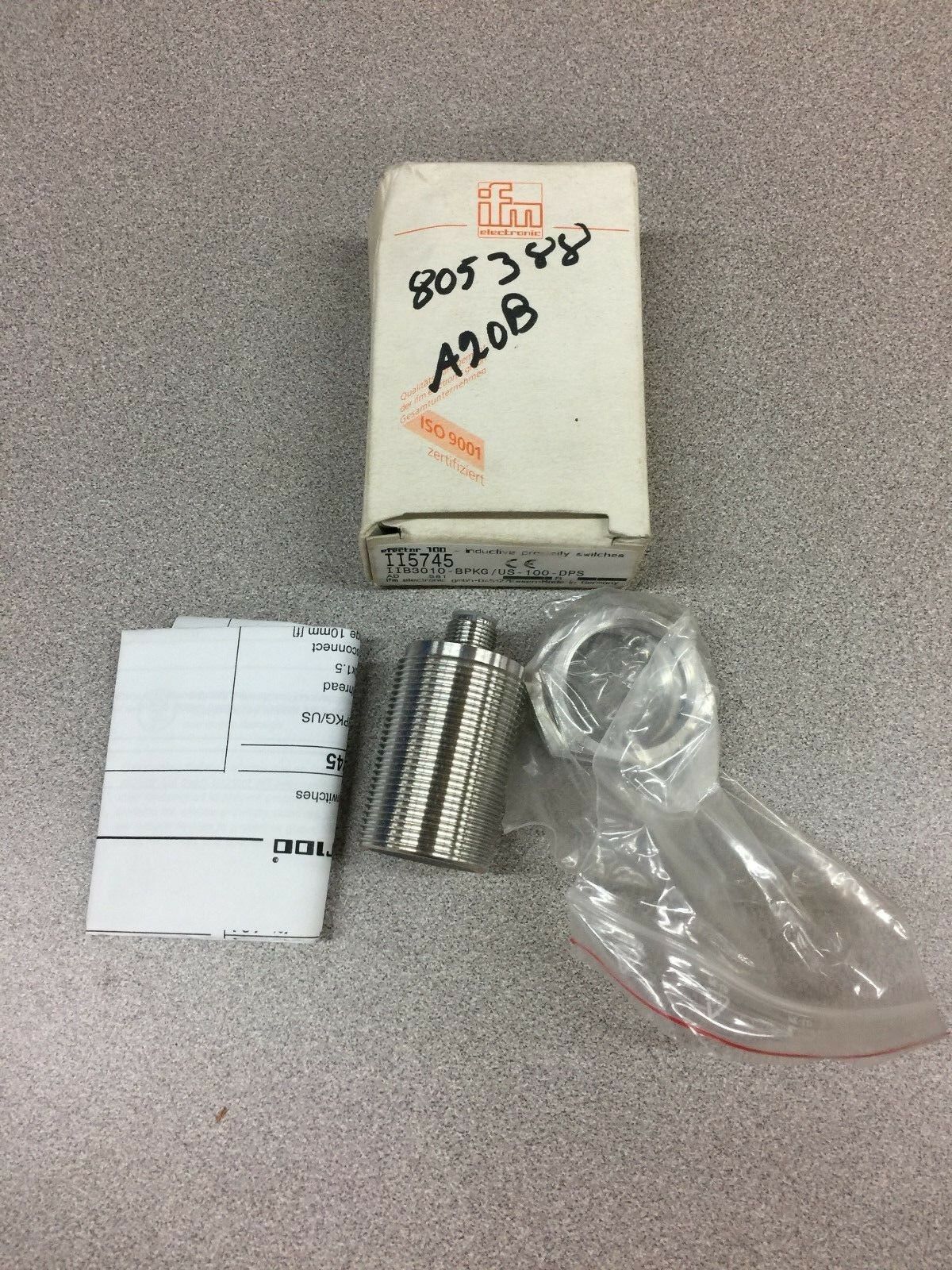 NEW IN BOX IFM EFECTOR 100 II5745 PROXIMITY SWITCH IIB3010-BPKG/US-100-DPS