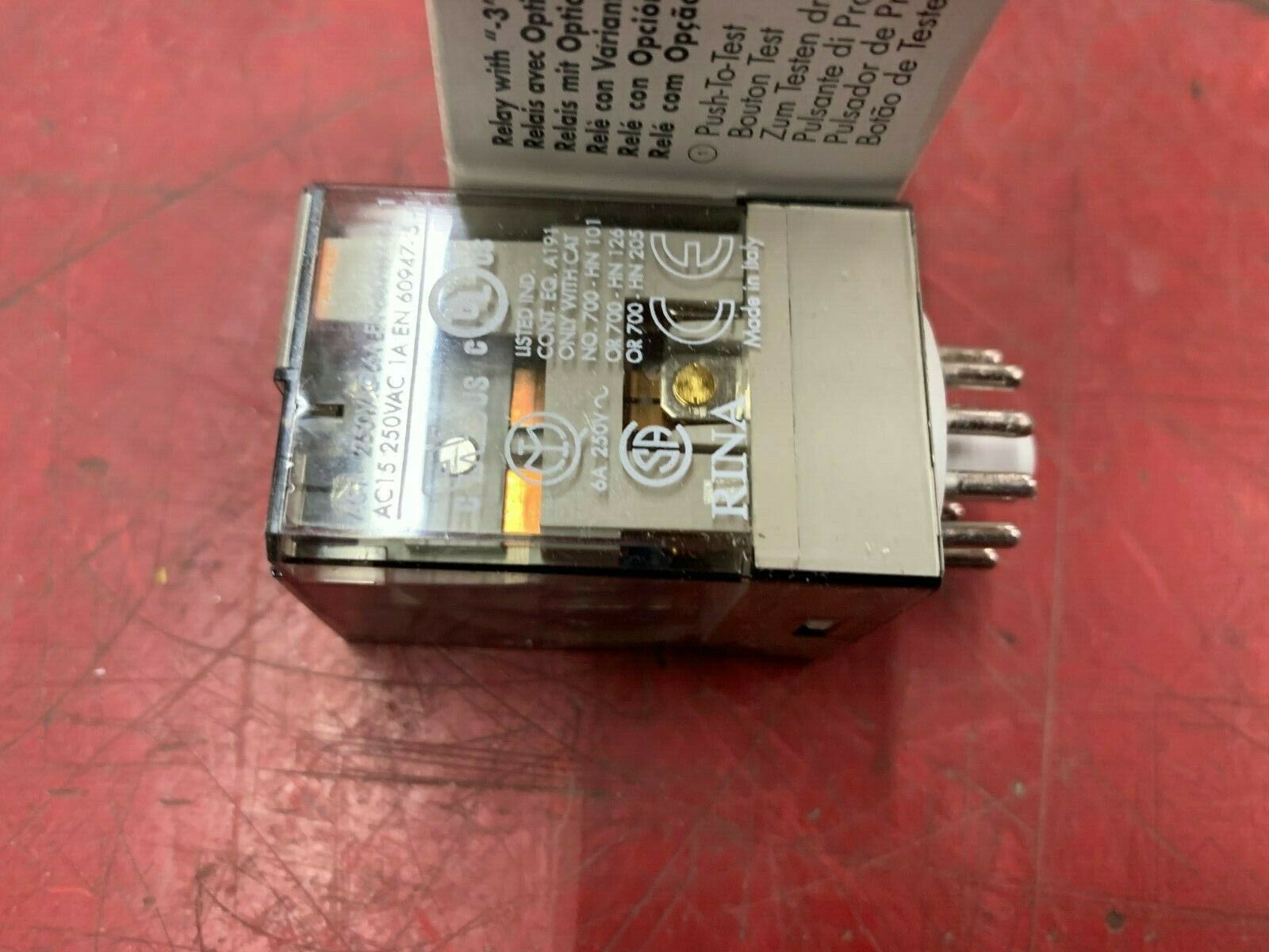 NEW IN BOX ALLEN BRADLEY RELAY 700-HAX3Z24-4 SERIES D