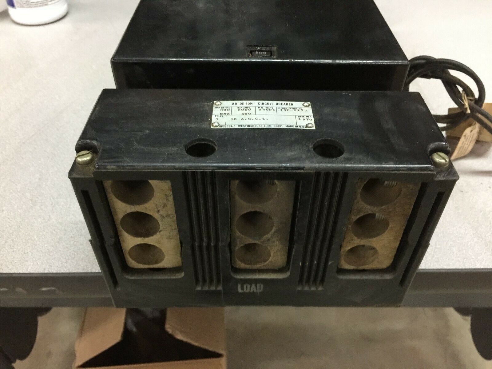 USED WESTINGHOUSE 800 AMP 3 POLE 250 VDC BREAKER 49E-2153