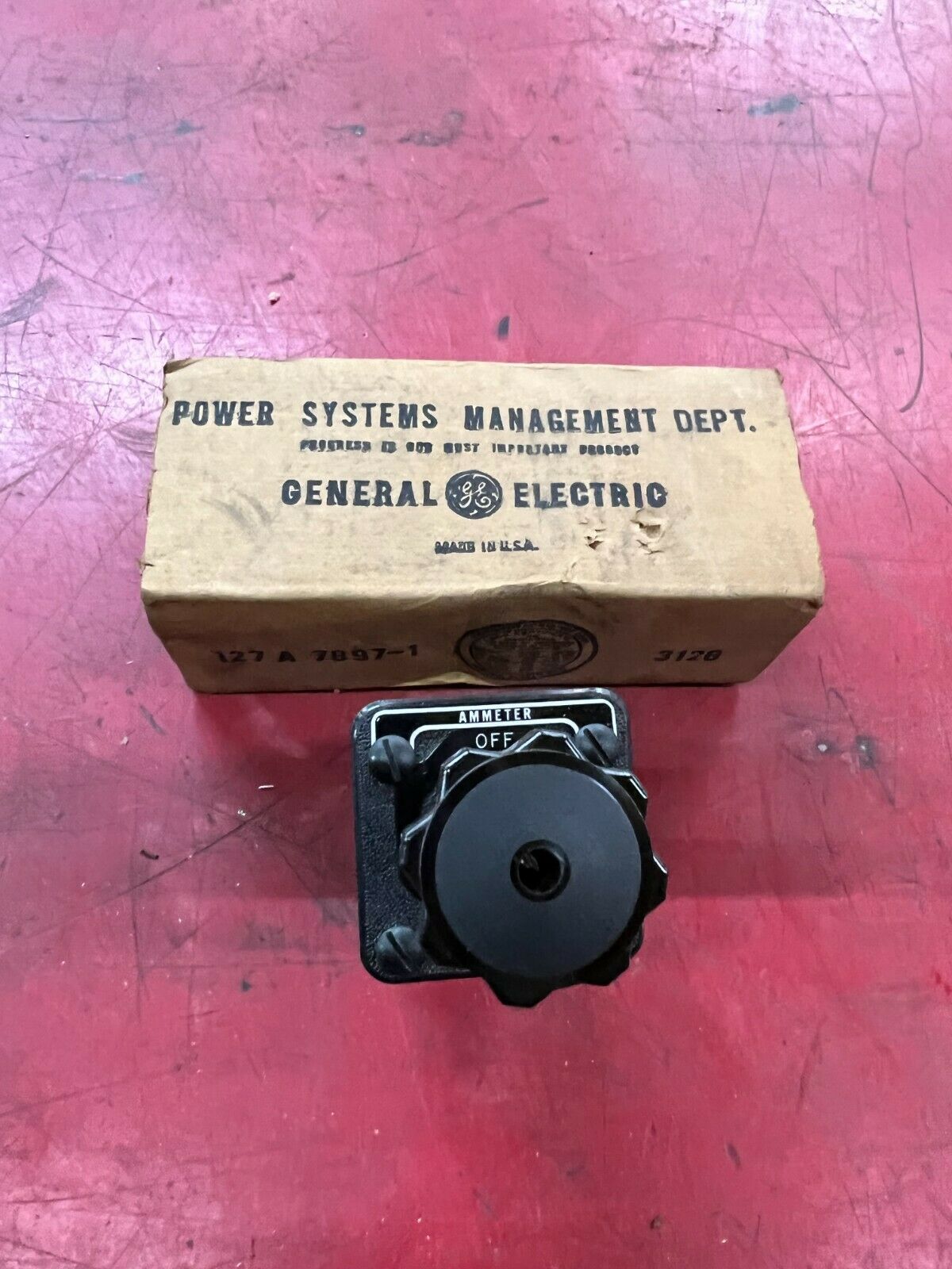 NEW IN BOX GENERAL ELECTRIC ROTARY SWITCH 10AA009