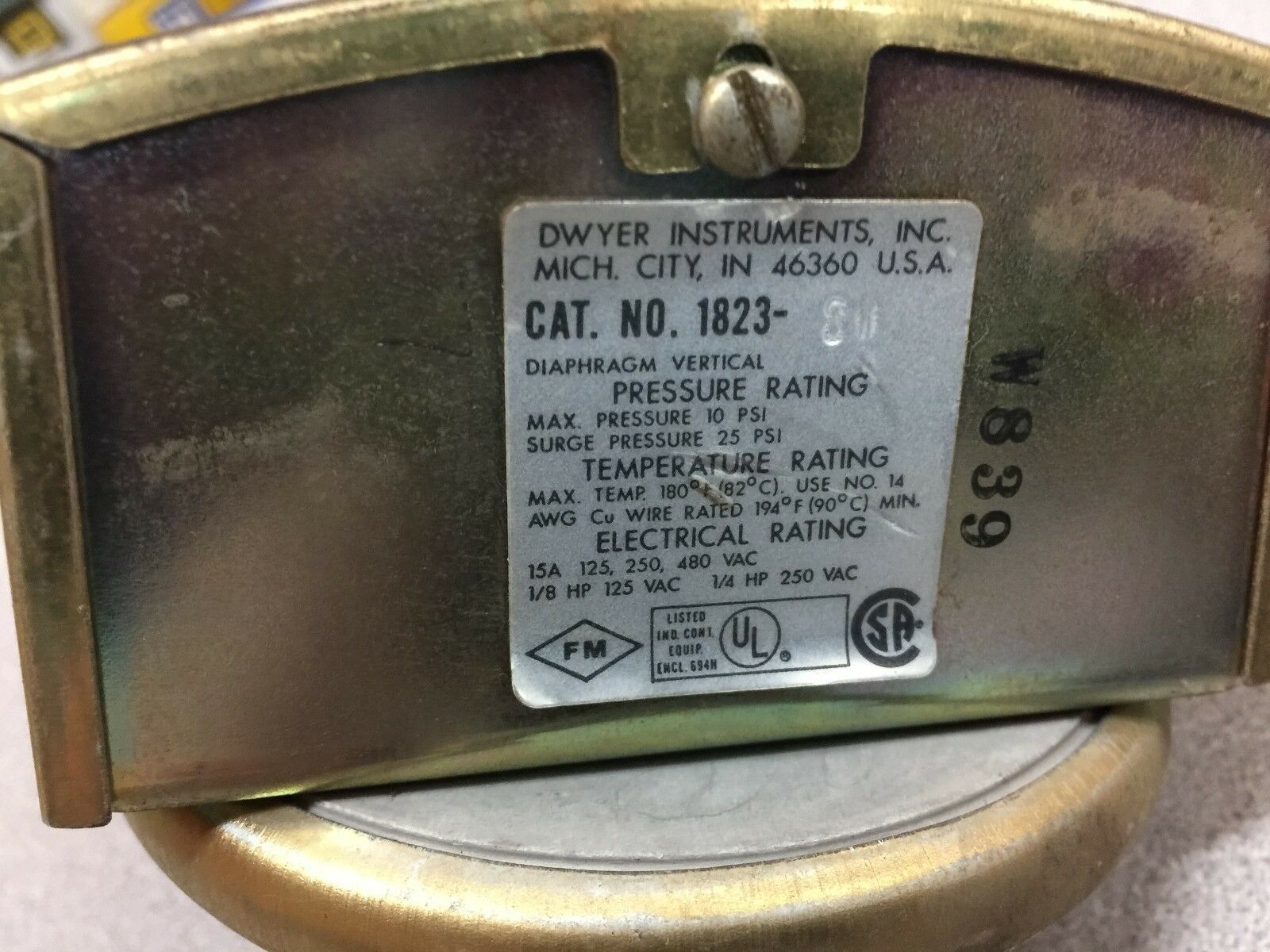 NEW NO BOX DWYER PRESSURE SWITCH 1823-8W