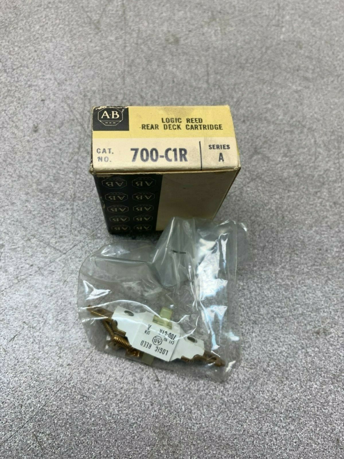 LOT OF 4 NEW IN BOX ALLEN BRADLEY REAR DECK CARTRIDGE 700-C1R SERIES A