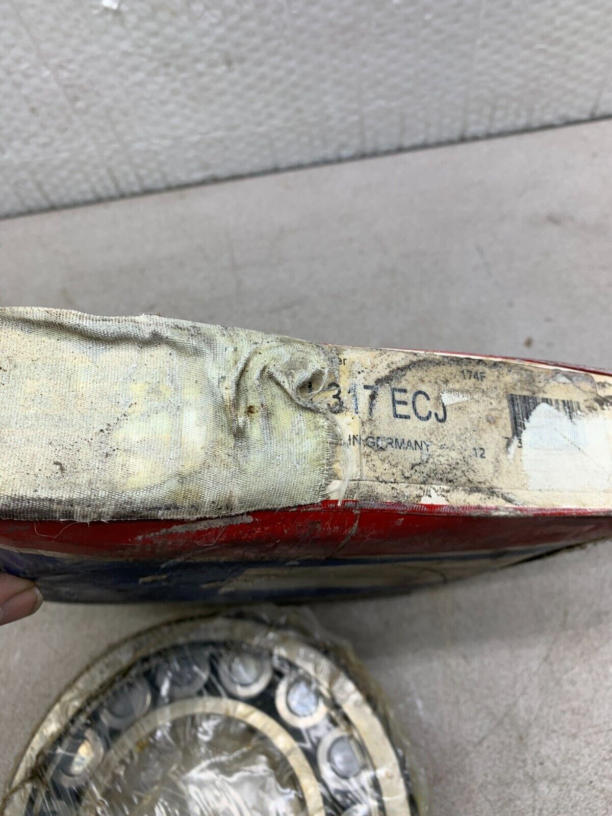 NEW IN BOX SKF NU317ECJ CYLINDRICAL ROLLER BEARING NU 317 ECJ