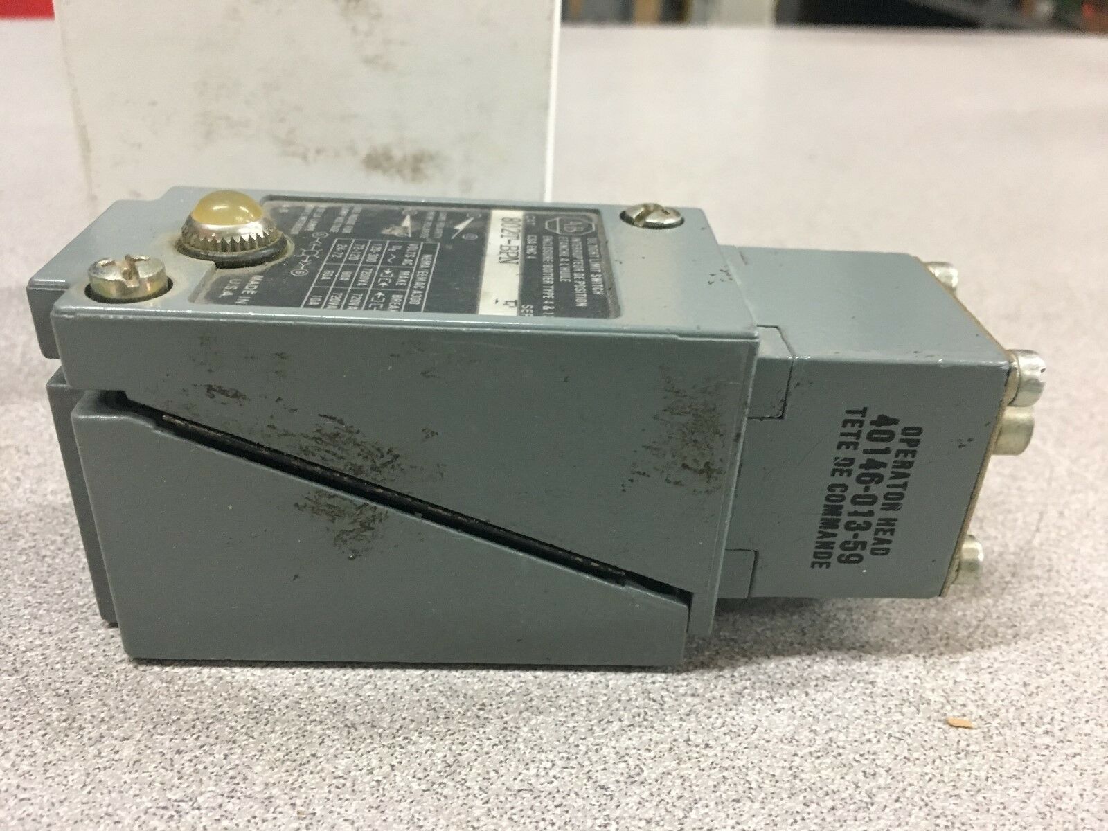 NEW NO BOX ALLEN BRADLEY LIMIT SWITCH 802T-BPN SERIES F