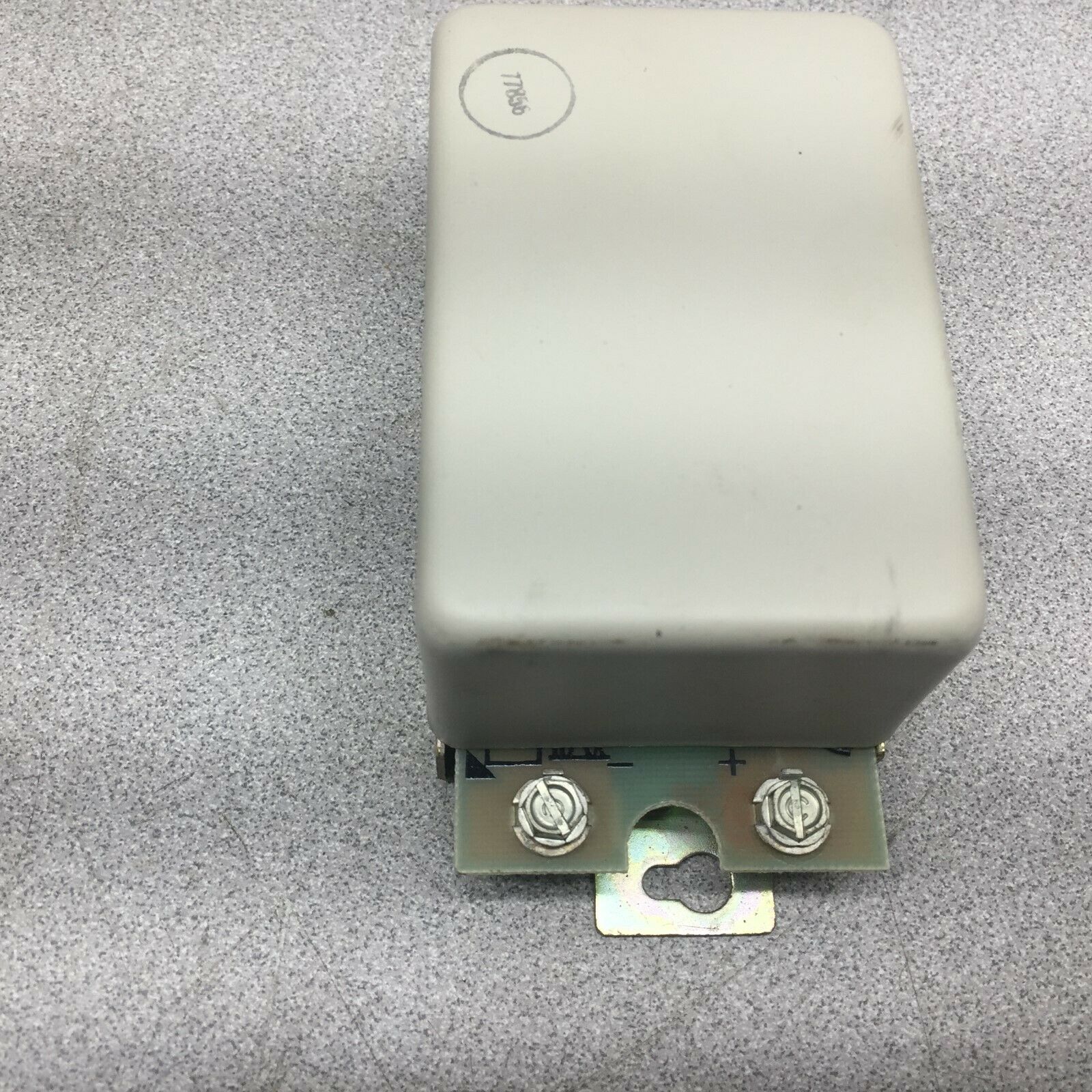 NEW IN BOX HONEYWELL CONSTANT VOLTATGE UNIT 30369755