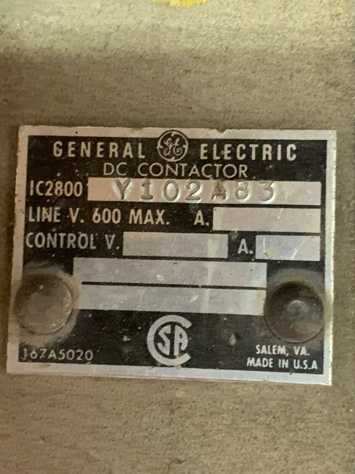 NEW NO BOX GENERAL ELECTRIC DC CONTACTOR IC2800 Y102AB3 WITH 22D75G3A COIL