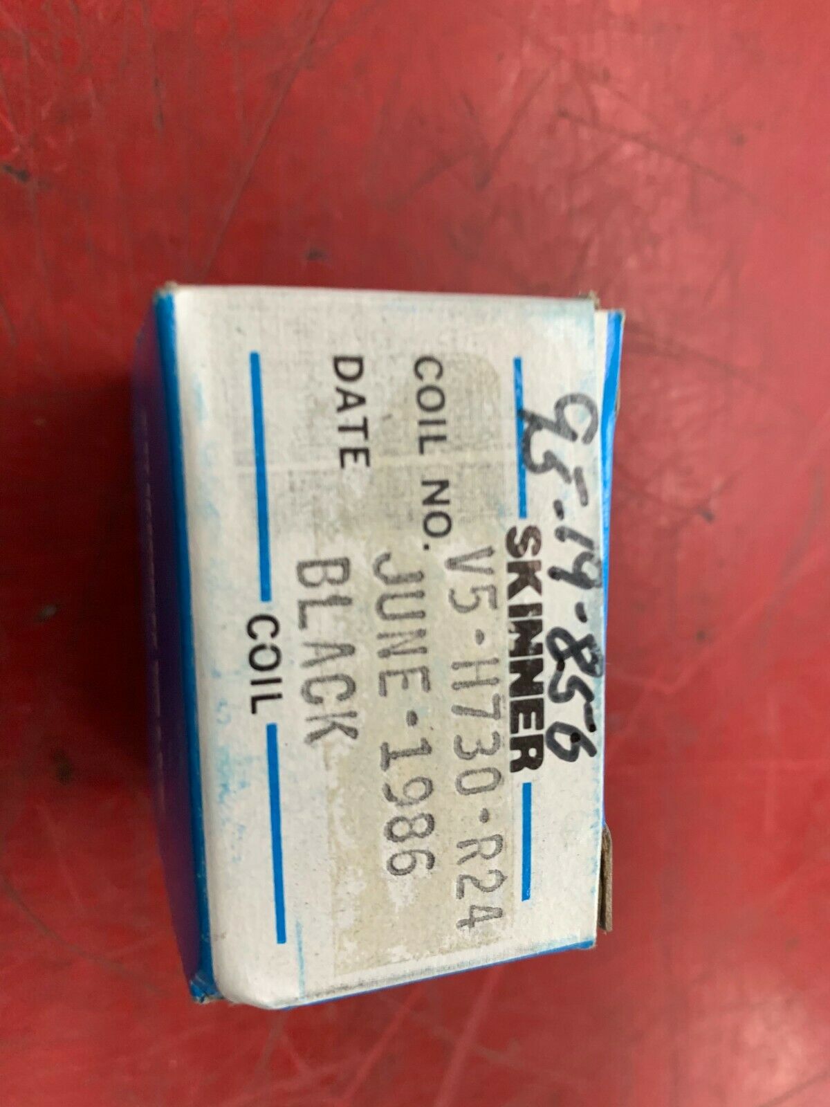 NEW IN BOX SKINNER SOLENOID COIL V5-H730-R24