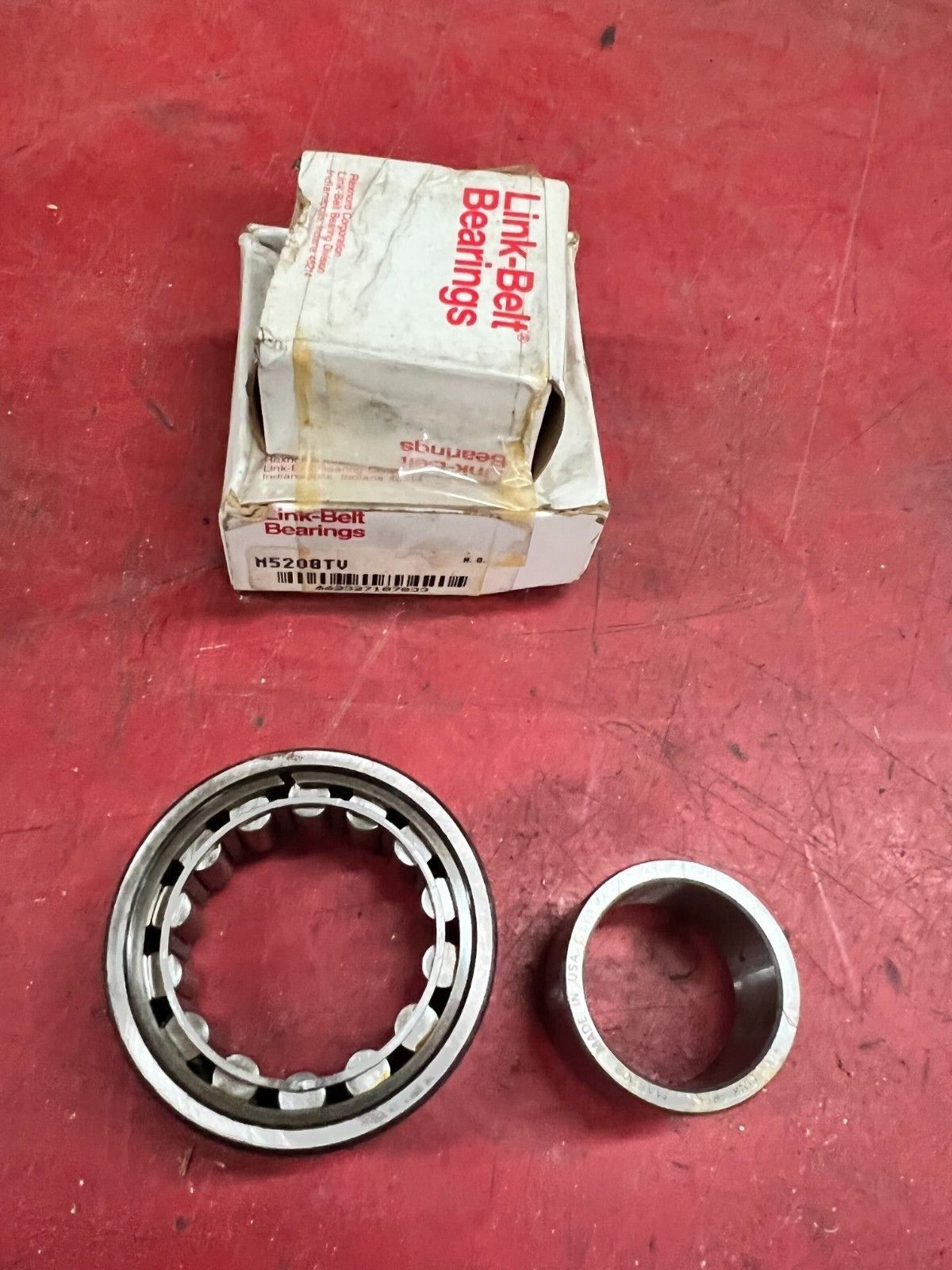 NEW IN BOX LINKBELT INNER RING WITH CYLINDRICAL BEARING M5208TV WITH MA5208