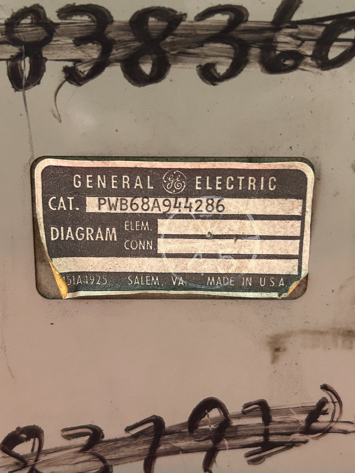 47736912