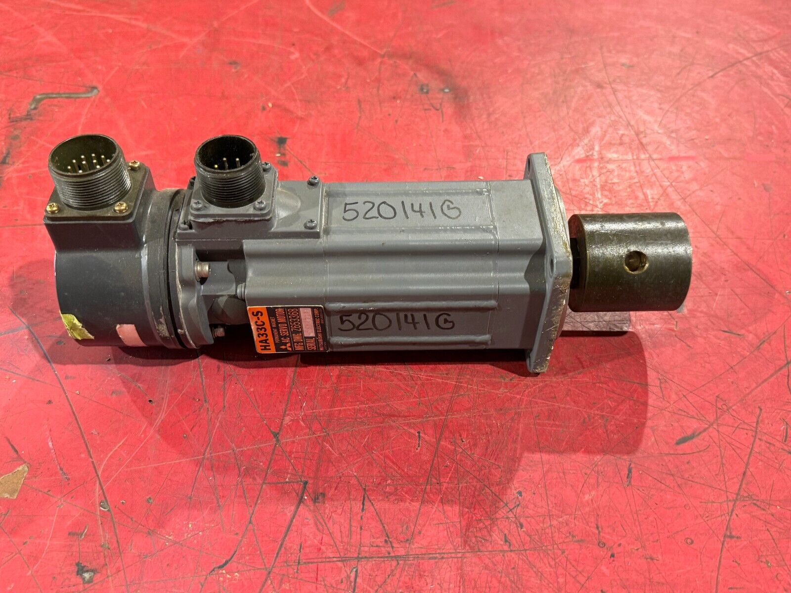 MITSUBISHI Z653368 PERMANENT MAGNET AC SERVO MOTOR HA33C-S WITH OSE 5K-6-12-0