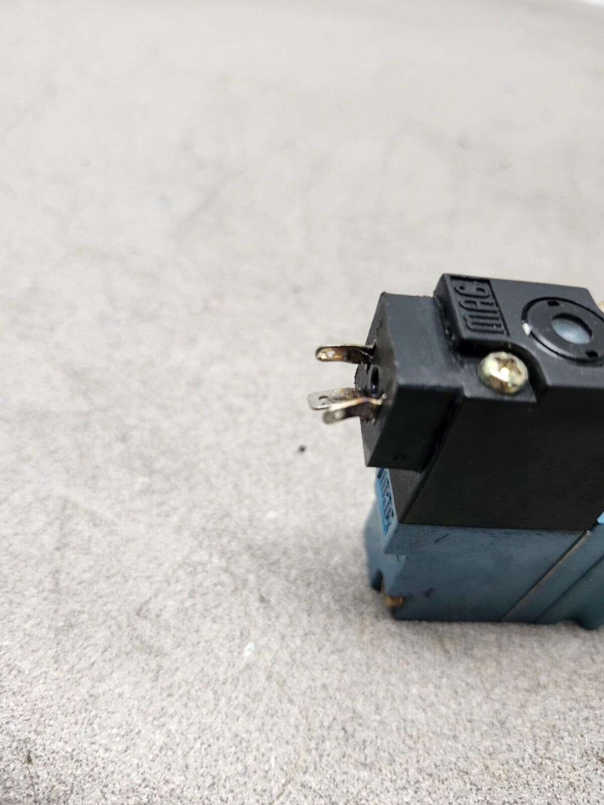 USED MAC SOLENOID VALVE 451A-B0A-DM-DFBJ-1KJ