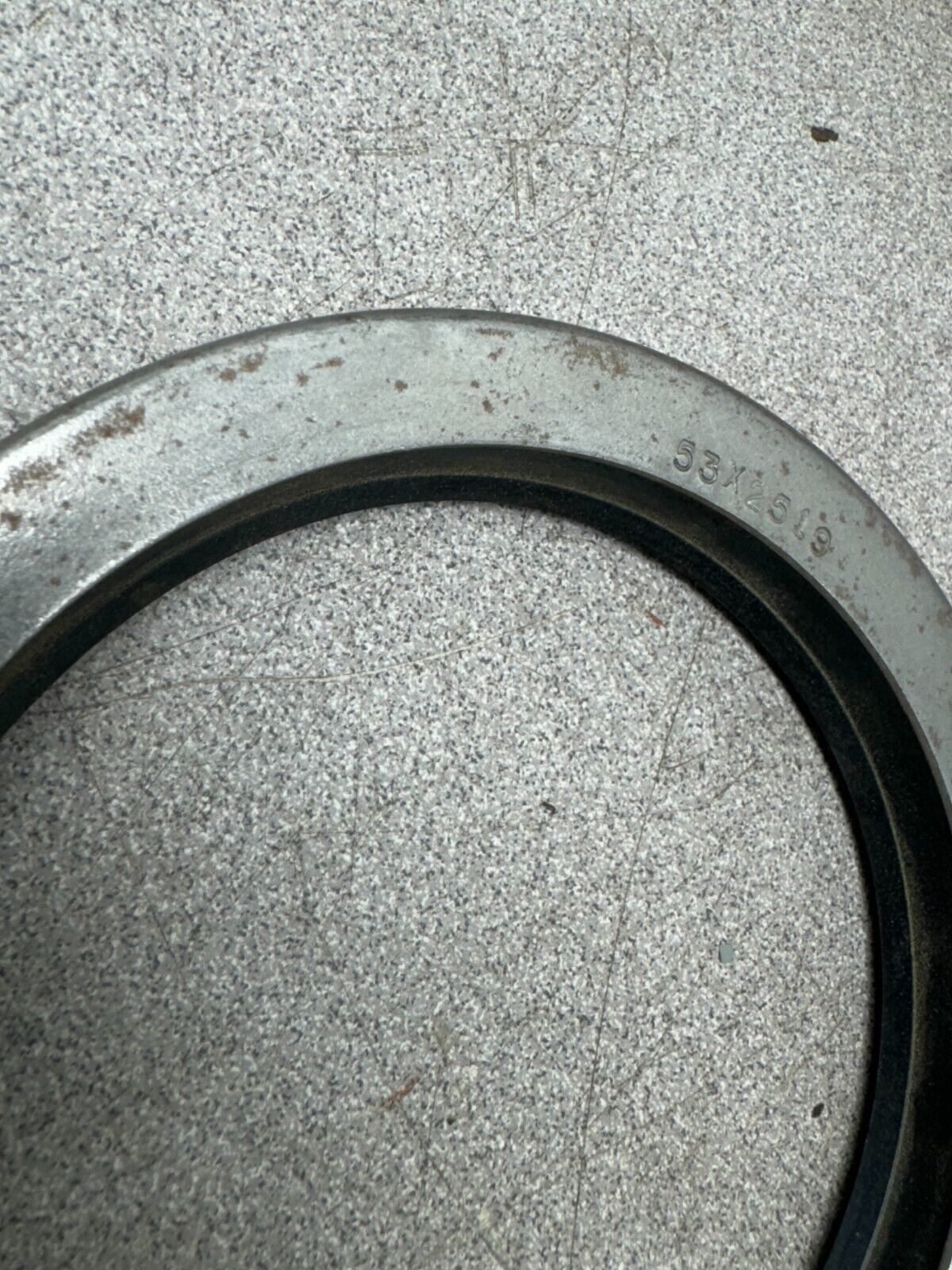 NEW IN BOX GARLOCK OIL SEAL 21086-2519