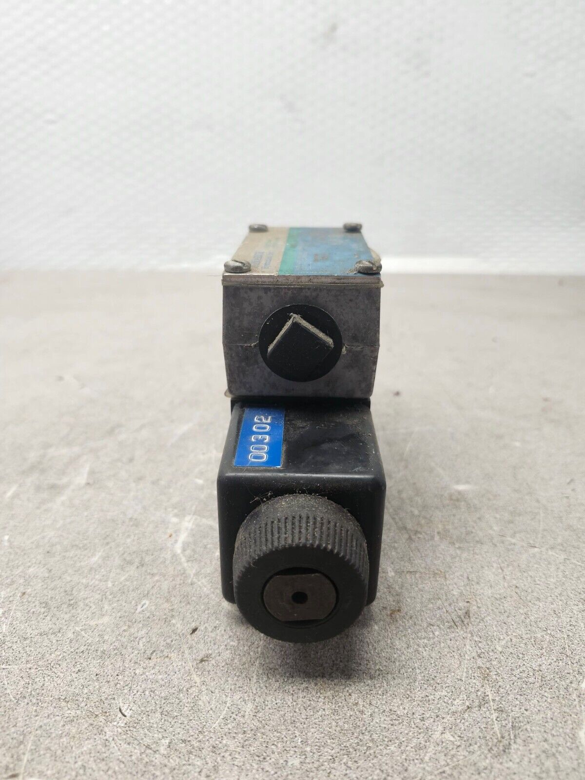 USED MONARCH DIRECTIONAL VALVE 5000PSI  0969