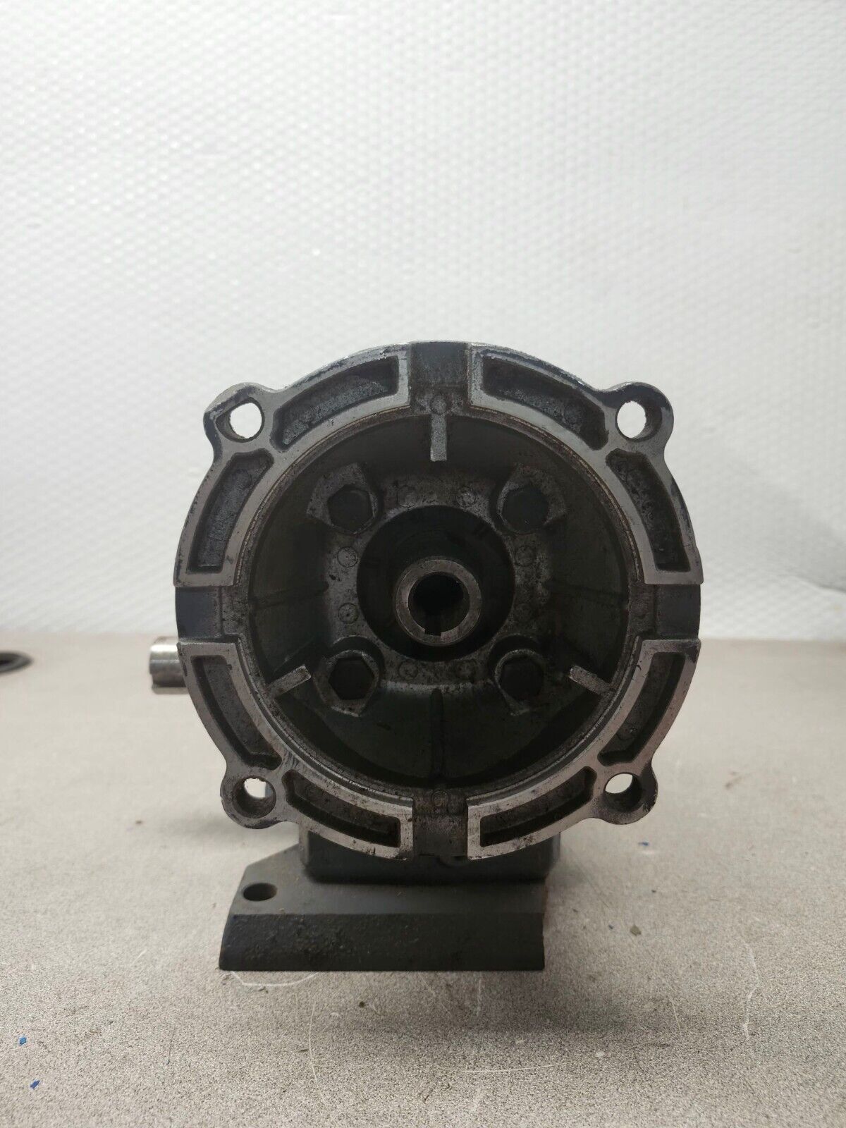 USED BOSTON GEAR Speed Reducer: 60, 29 RPM F721B0TB5G1