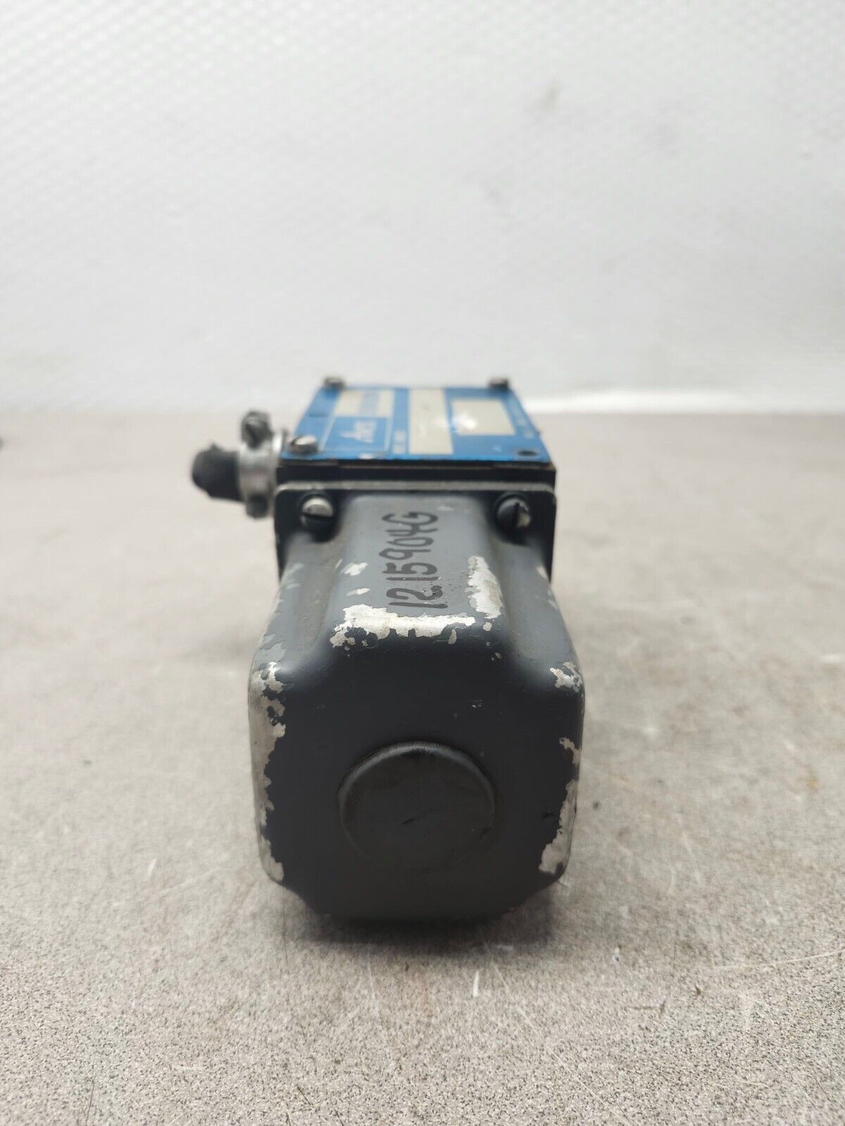 USED ABEX DENISON SERIES D2D04 SINGLE SOLENOID VALVE AD2D04-33-111-01-01-X