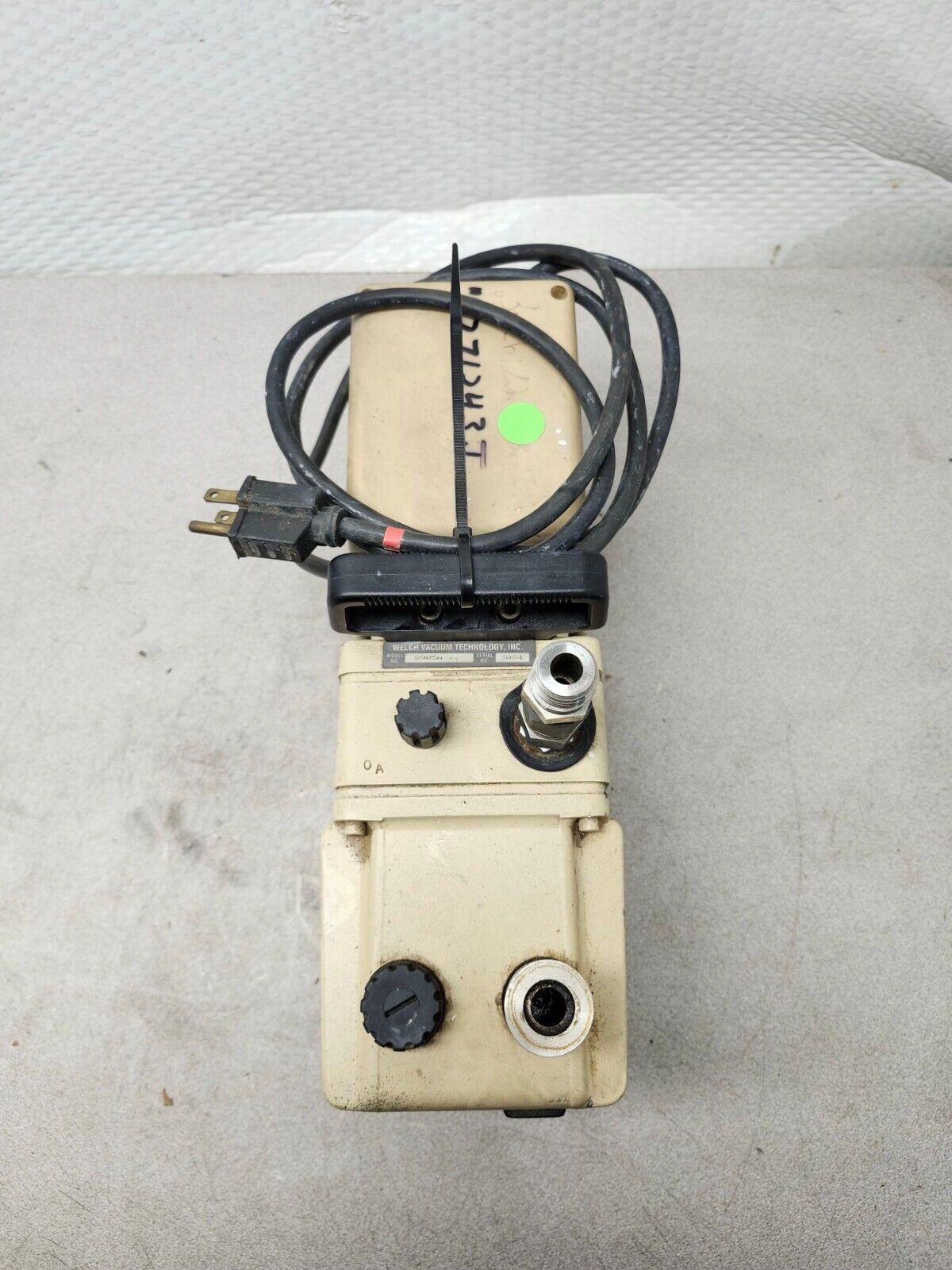 USED NO BOX Welch DirecTorr Vacuum Pump 1.5 MODEL 8905