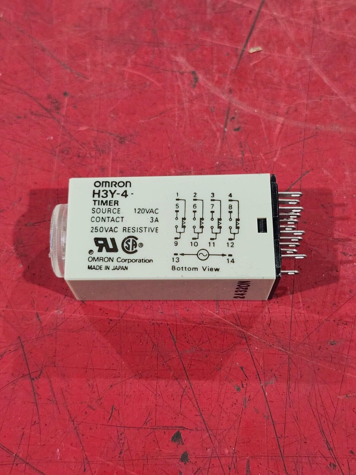 NEW IN BOX OMRON TIMER RELAY H3Y-4