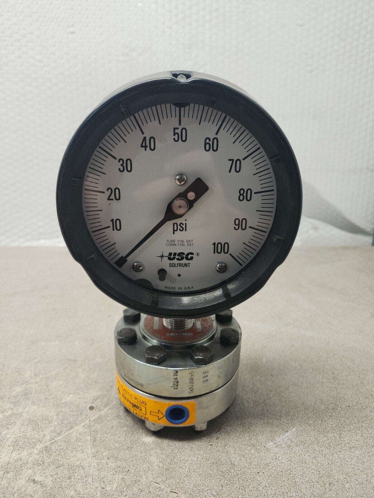 NEW IN BOX USG Pressure Gauge 4-1/2in 1/2in Npt 0-600psi 150025X