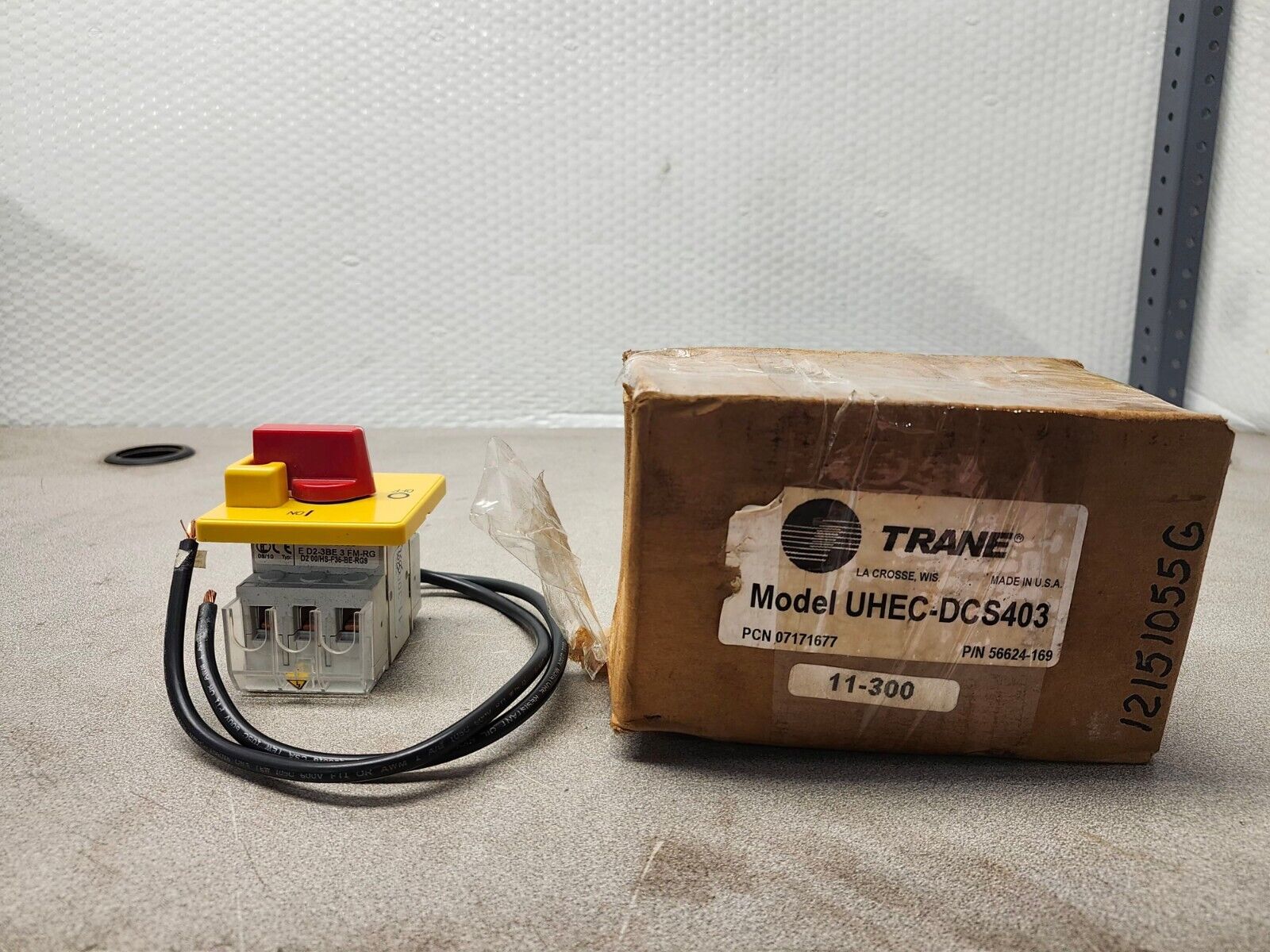 NEW IN BOX TRANE DISCONNECT SWITCH UHEC-DCS403