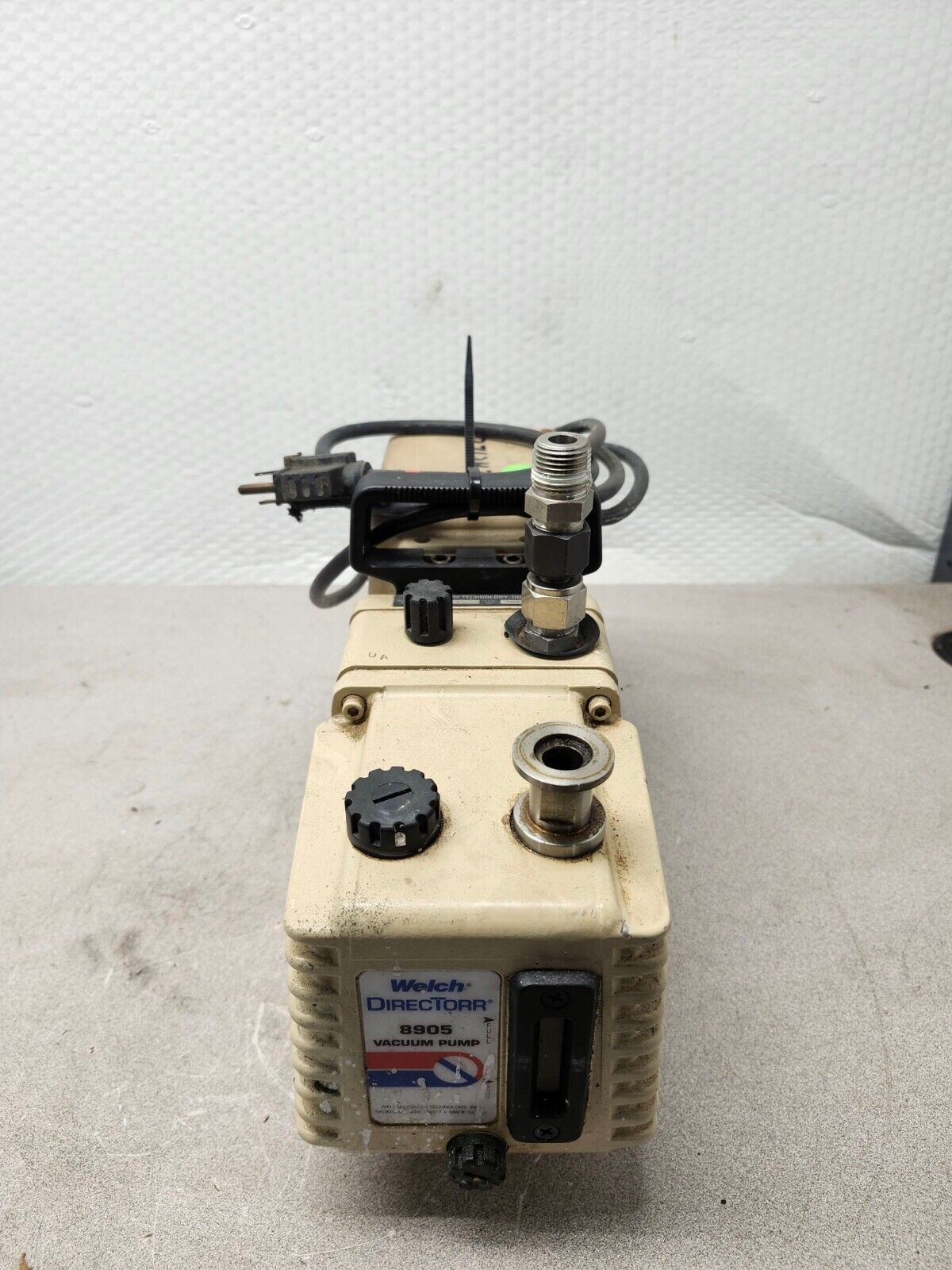 USED NO BOX Welch DirecTorr Vacuum Pump 1.5 MODEL 8905