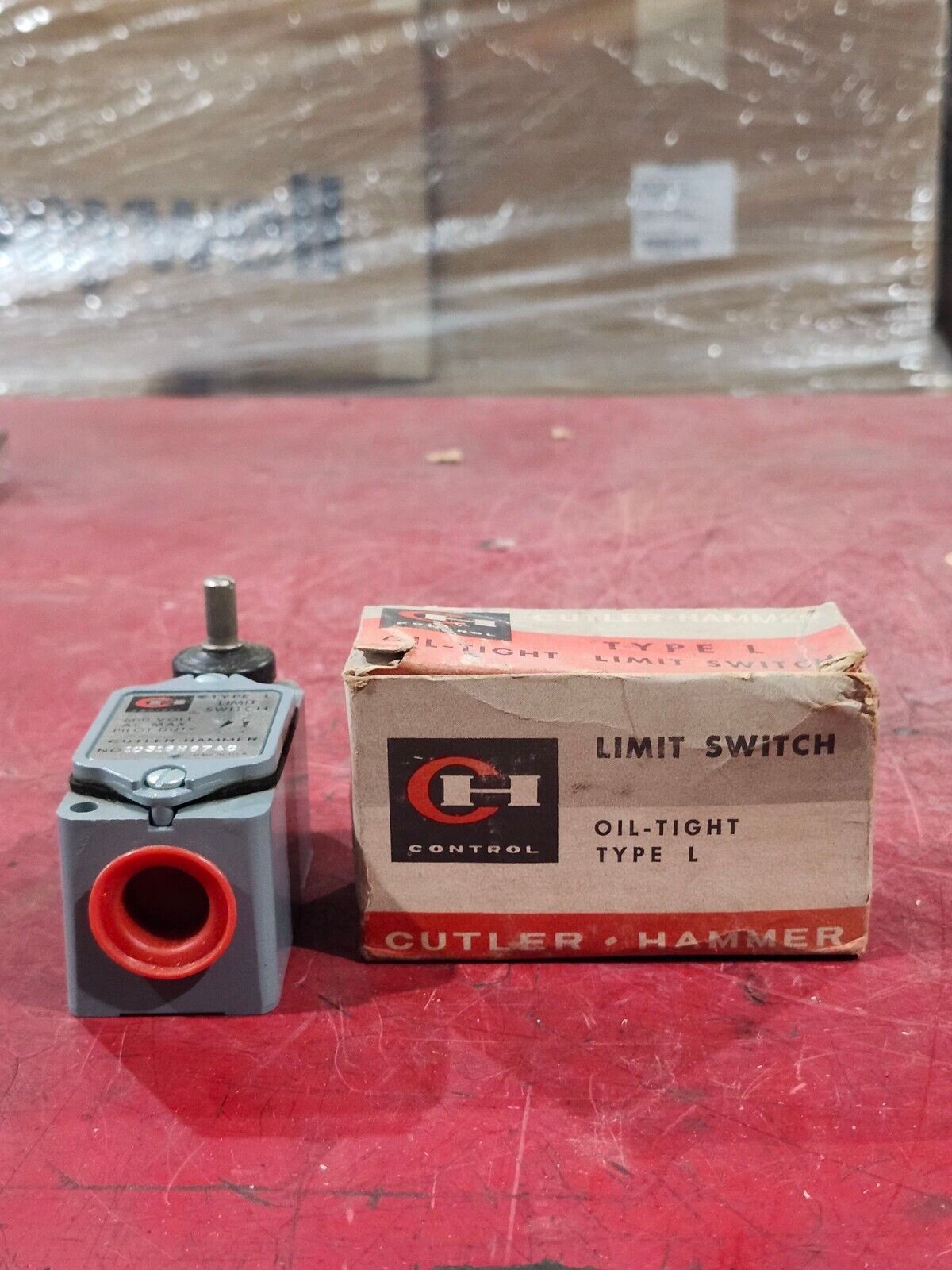 New  Cutler Hammer Heavy Duty Oil Tight Limit Switch 600 VAC Type L 10316H1936