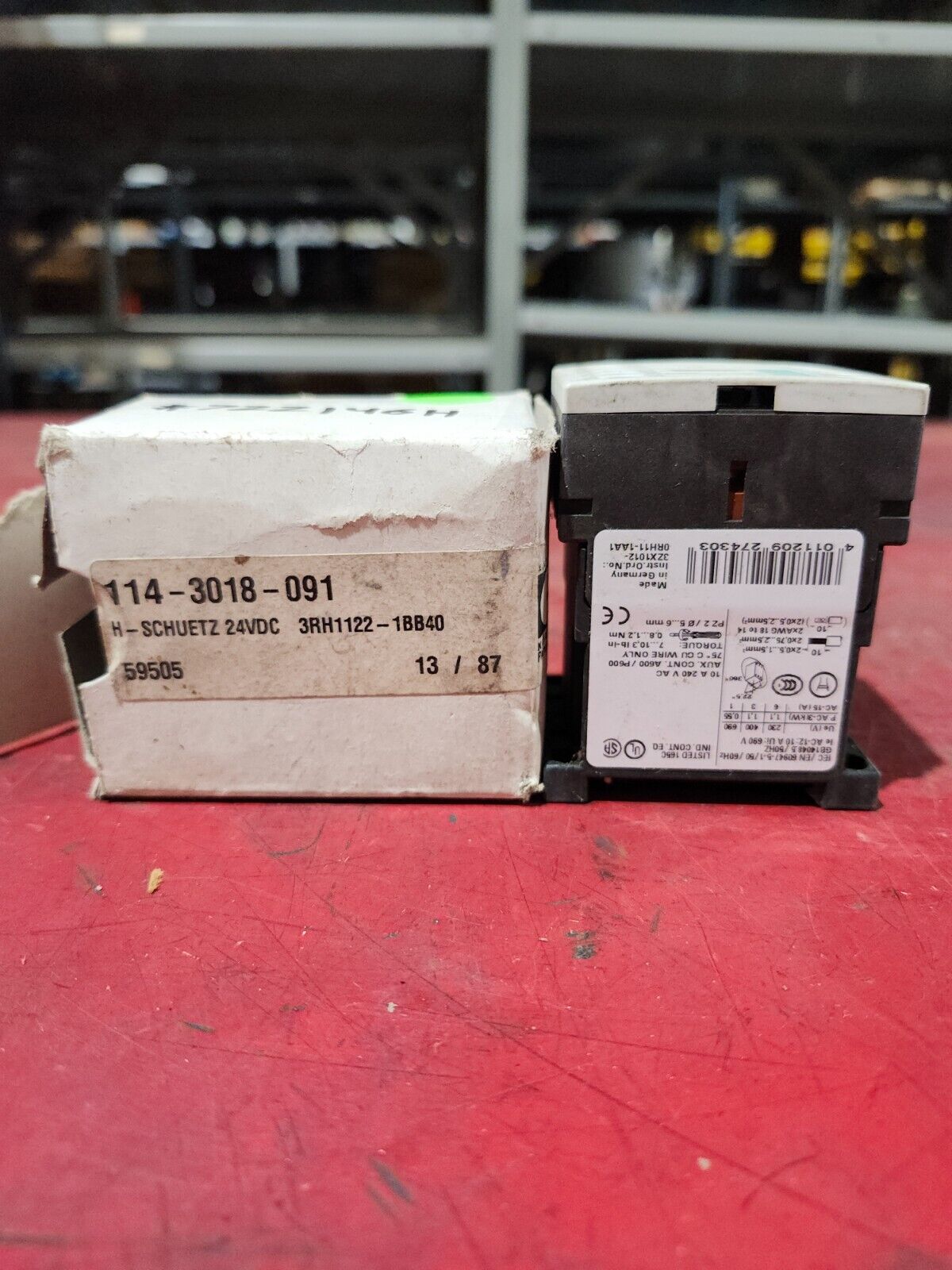 NEW IN BOX SIEMENS CONTACTOR 3RH1122-1BB40