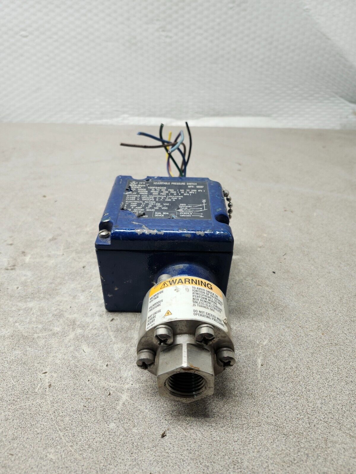 USED ITT ADJUSTABLE PRESSURE SWITCH 50 TO 300 PSIG MODEL 100P54CC6