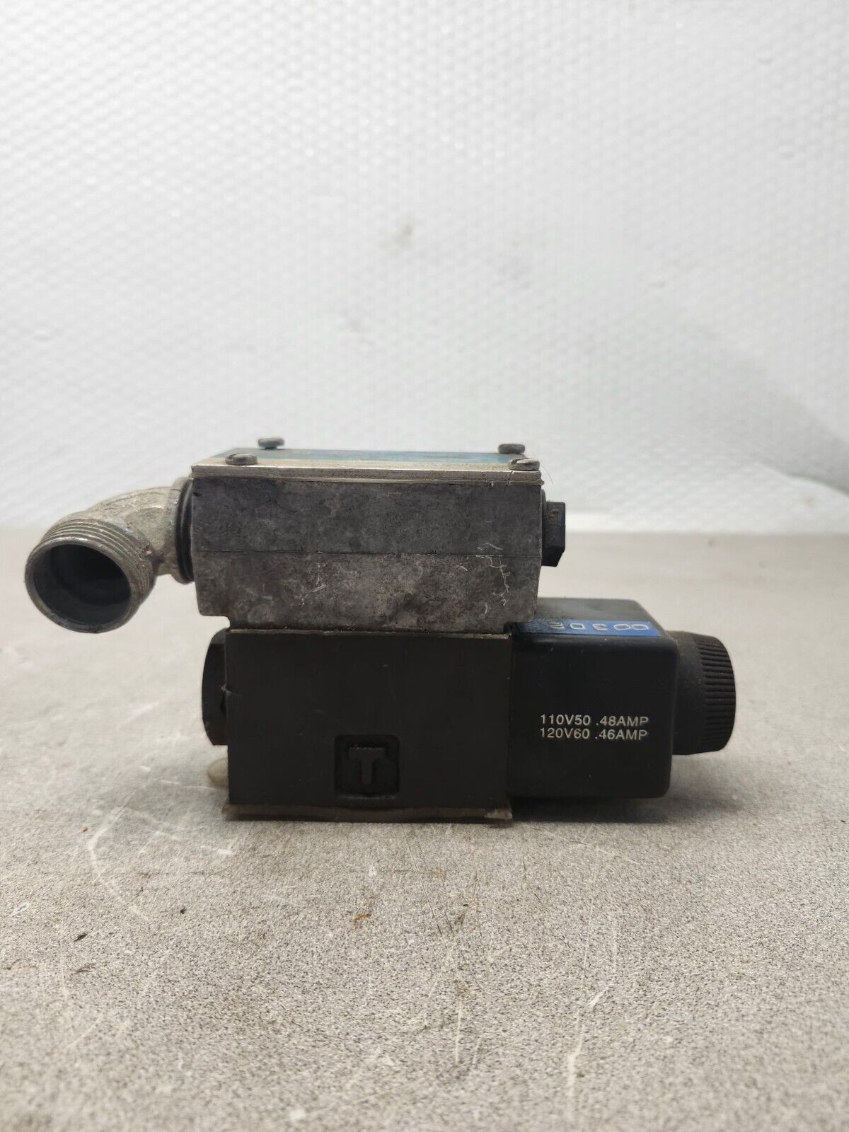 USED MONARCH DIRECTIONAL VALVE 5000PSI  0969