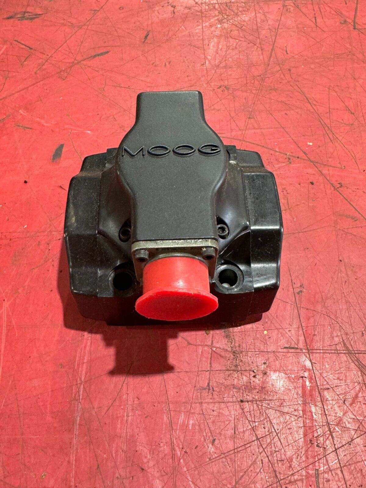 NEW SURPLUS MOOG HYDRAULIC SERVO VALVE 760A381A