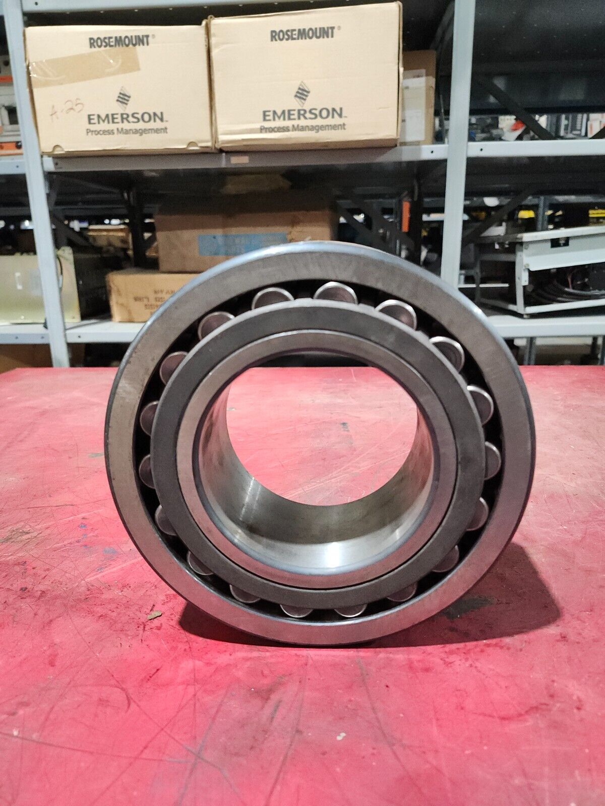 NEW NO BOX SKF SPHERICAL ROLLER BEARING 23222 CC