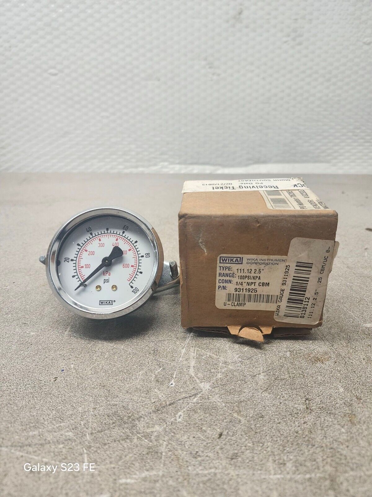 NEW WITH BOX WIKA PRESSURE GAUGE , 2.5" FACE, 160 PSI/ 1/4"NPT CBM TYPE 111.12 2