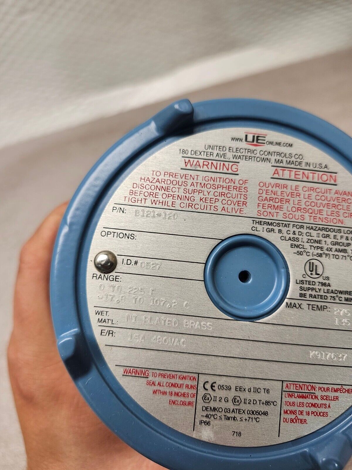 NEW IN BOX UNITED ELECTRIC TEMPERATURE SWITCH B121-120