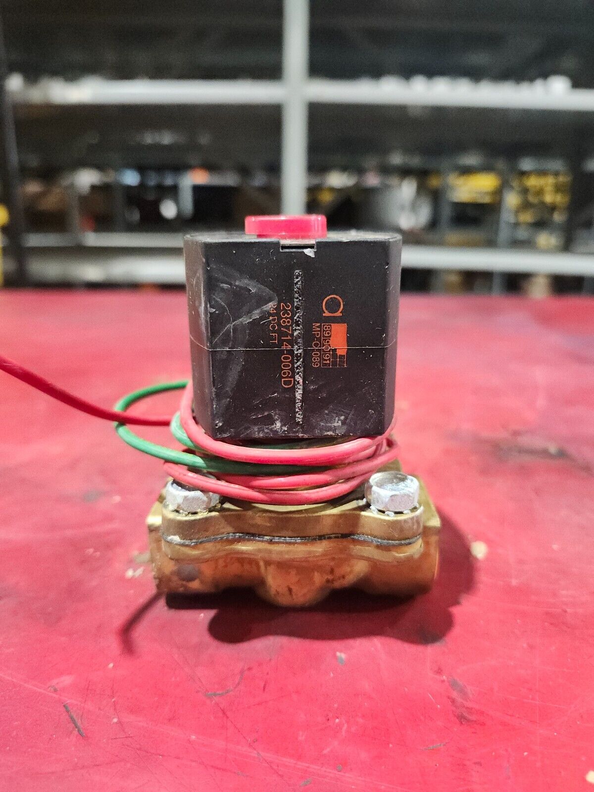 NEW NO BOX ASCO SOLENOID VALVE EF8210G2