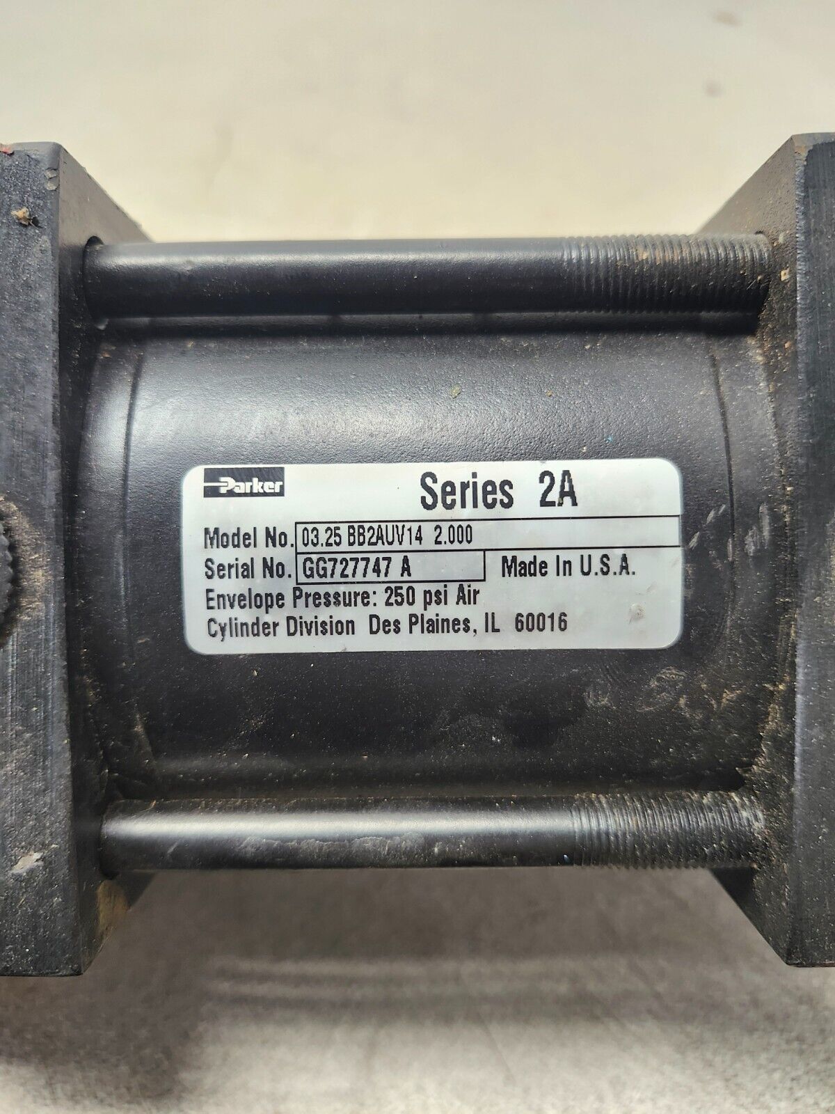 USED PARKER PNEUMATIC CYLINDER SERIES 2A 250PSI MODEL 03.25 BB2AUV14 2.000