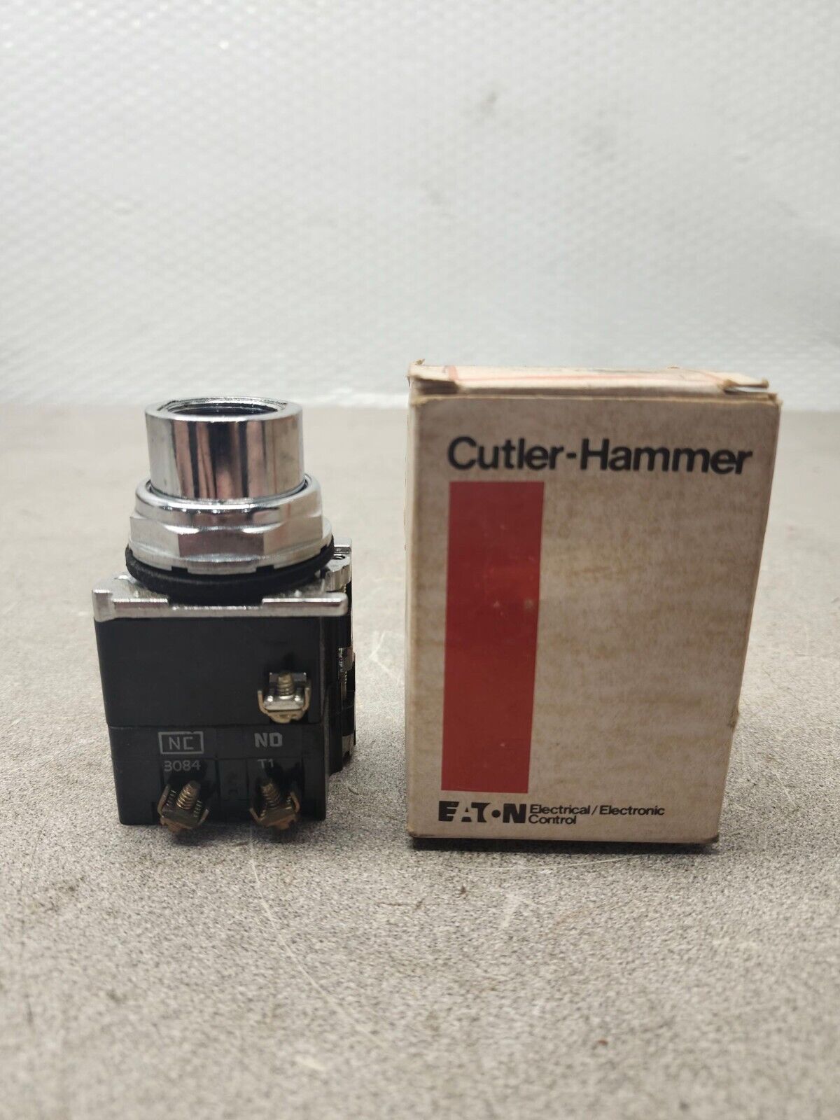 NEW WITH BOX Cutler-Hammer Light Module 120V 10250T