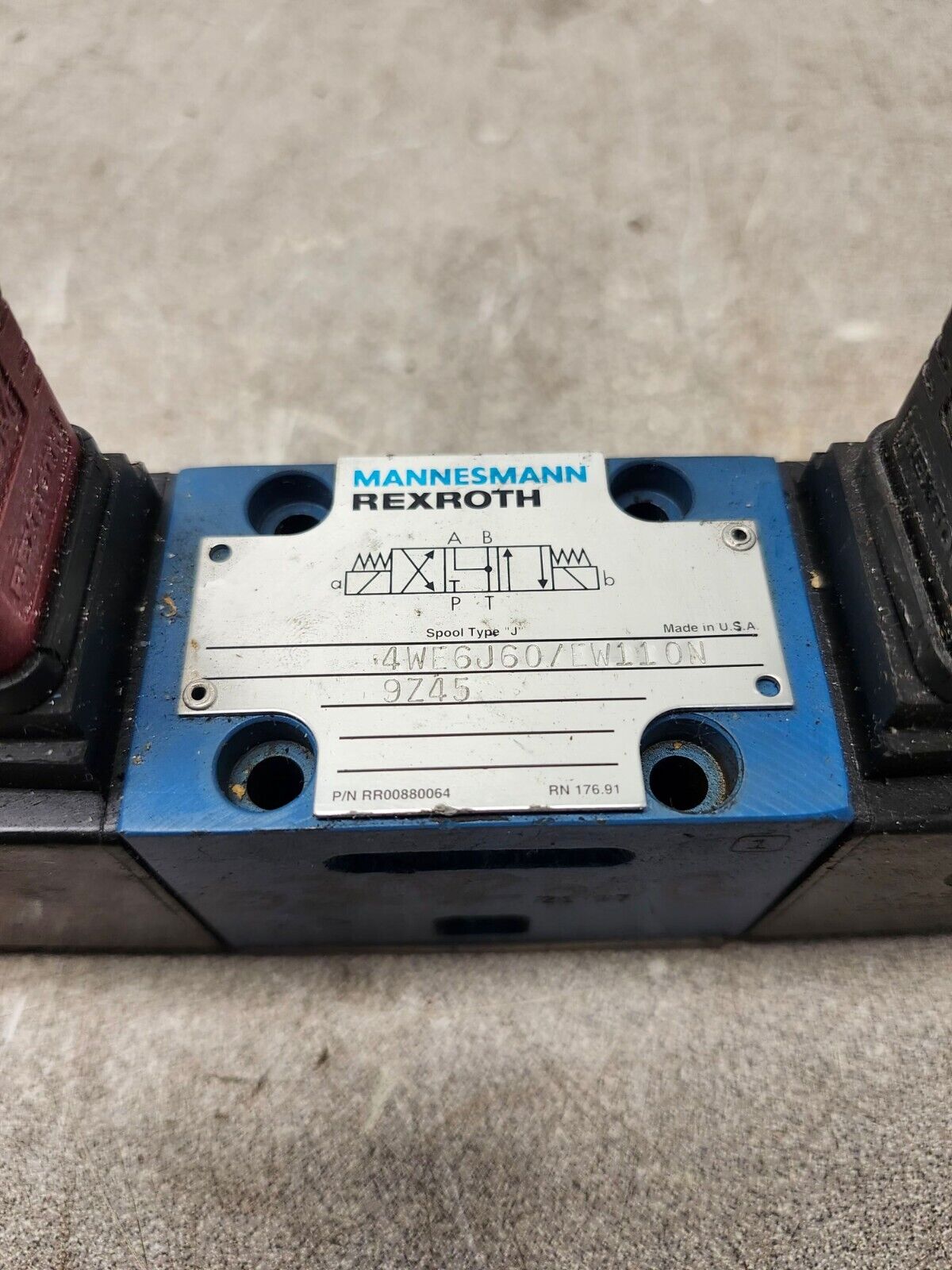 NEW NO BOX REXROTH MANNESMANN HYDRAULIC SERVODIRECTIONALVALVE 4WE6J60/EW110N9Z45