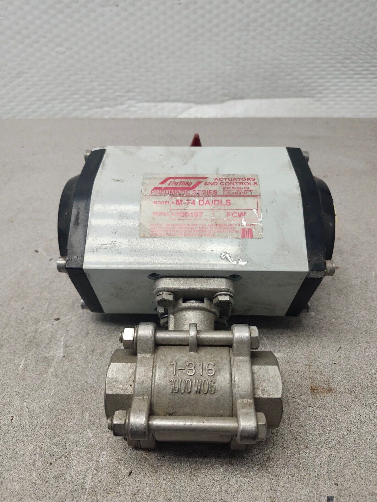 USED UNITORQ PNEUMATIC ACTUATOR M-74DA/DLS WITH TCI 1-316 BALL VALVE