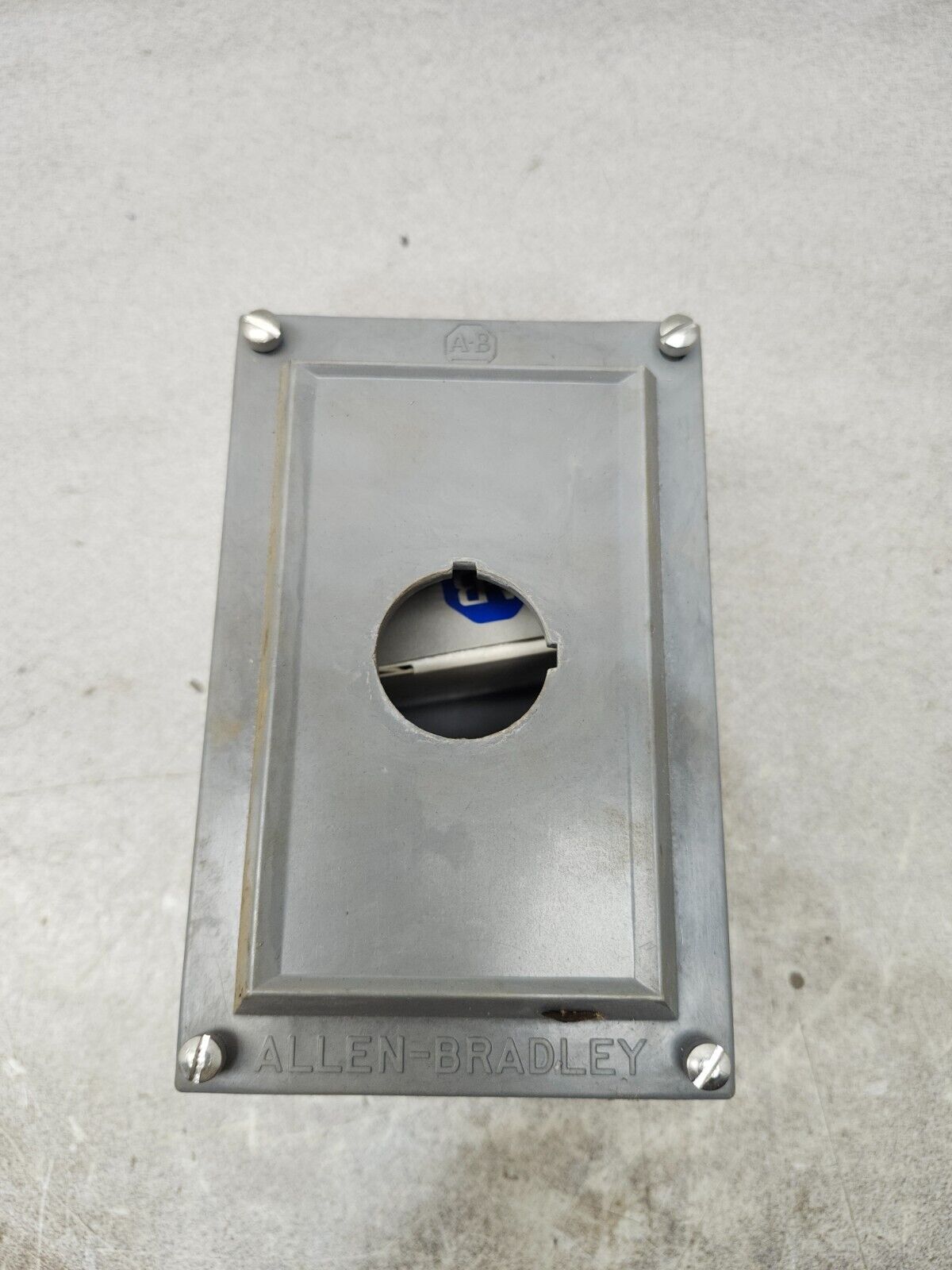 NEW IN BOX ALLEN BRADLY PUSH BUTTON STATION 800R1HZ4R