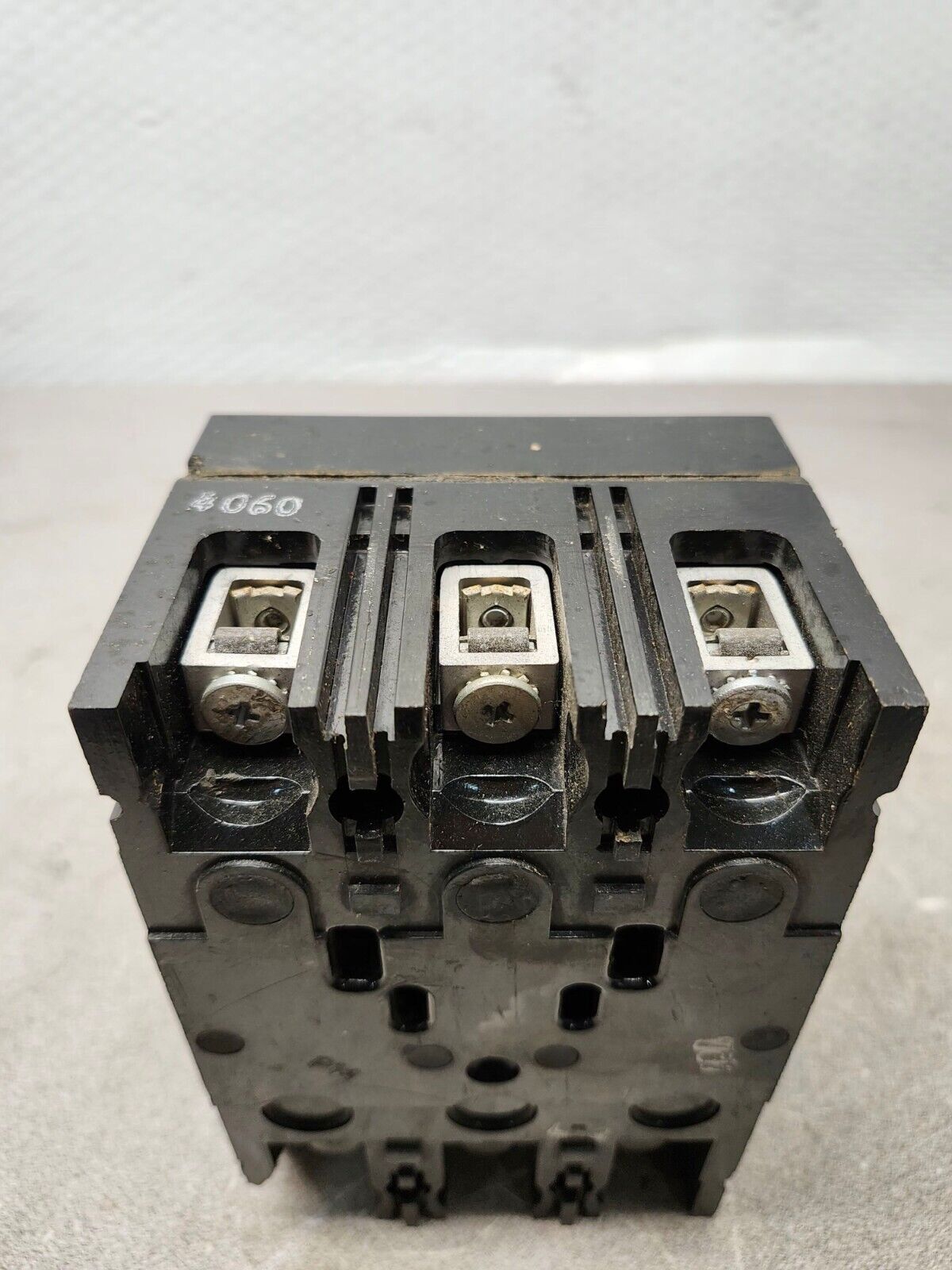 USED GENERAL ELECTRIC CIRCUIT BREAKER TED134060