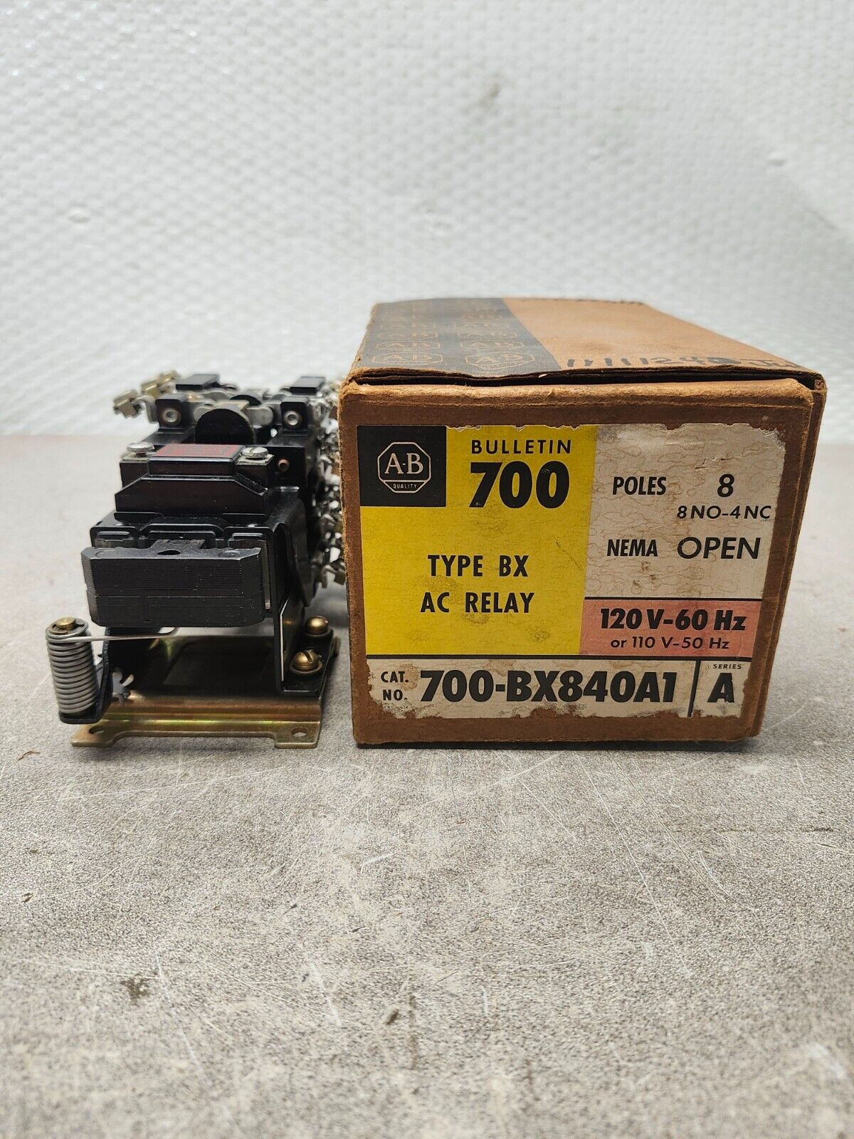 NEW IN BOX ALLEN-BRADLEY AC CONTROL RELAY 700-BX840A1 SERIES A