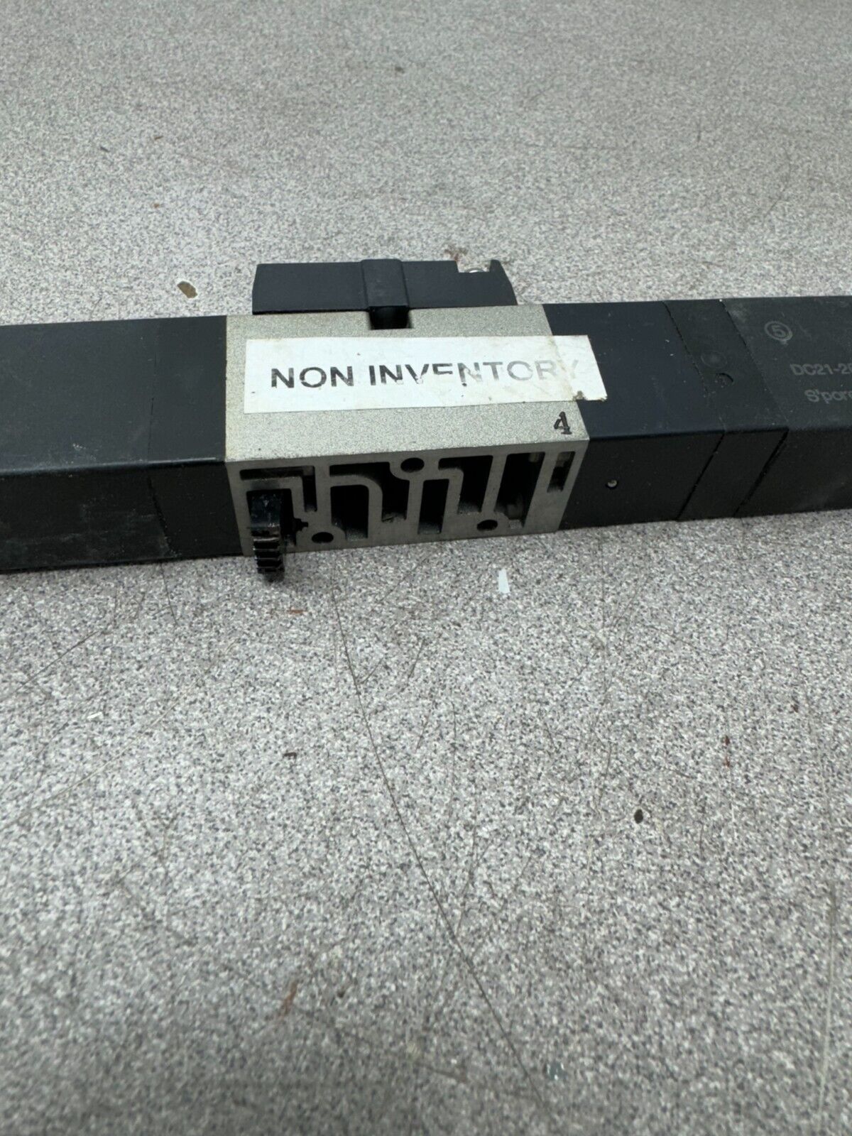 PREOWNED SMC SOLENOID VALVE VFS2400-5FZ