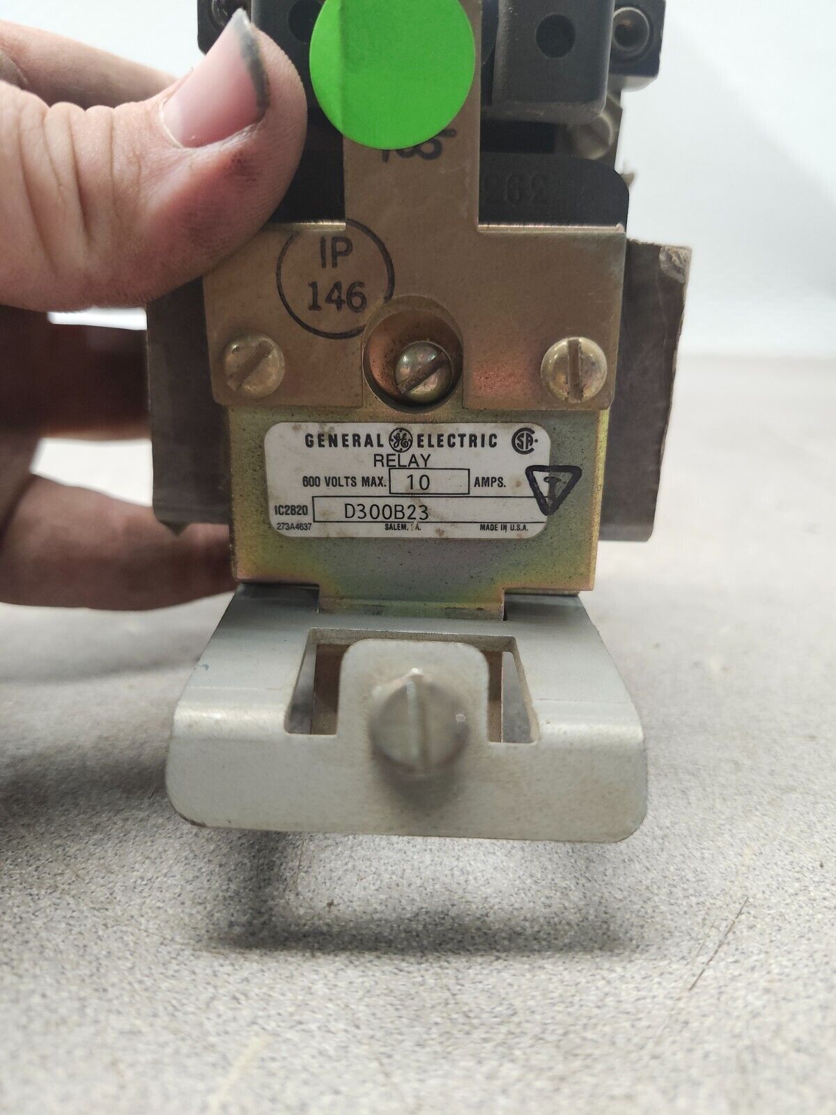 USED GENERAL ELECTRIC RELAY IC2820 D300B23